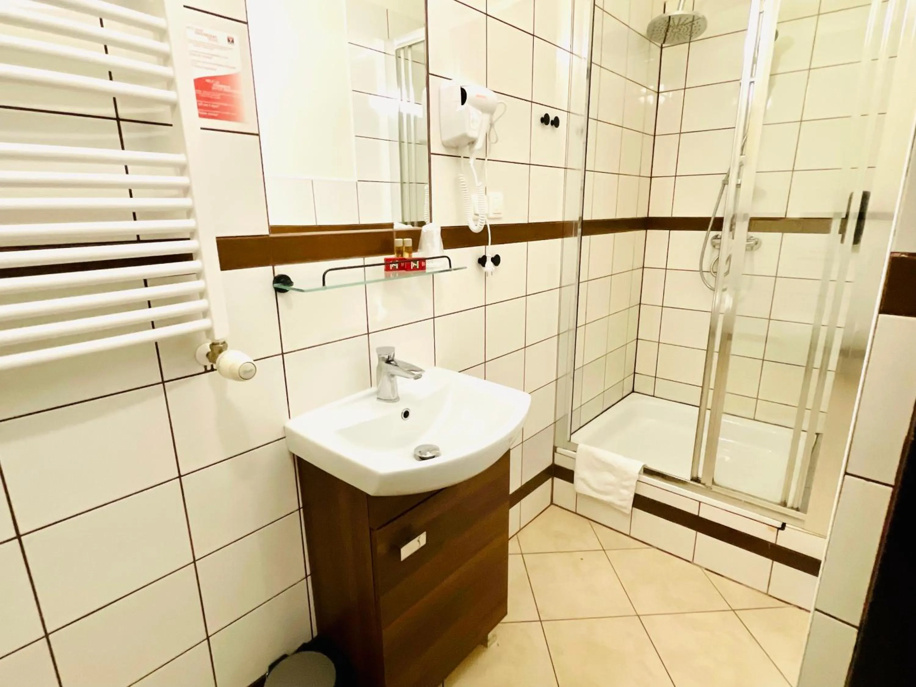 Shower in Hotel Seven 7