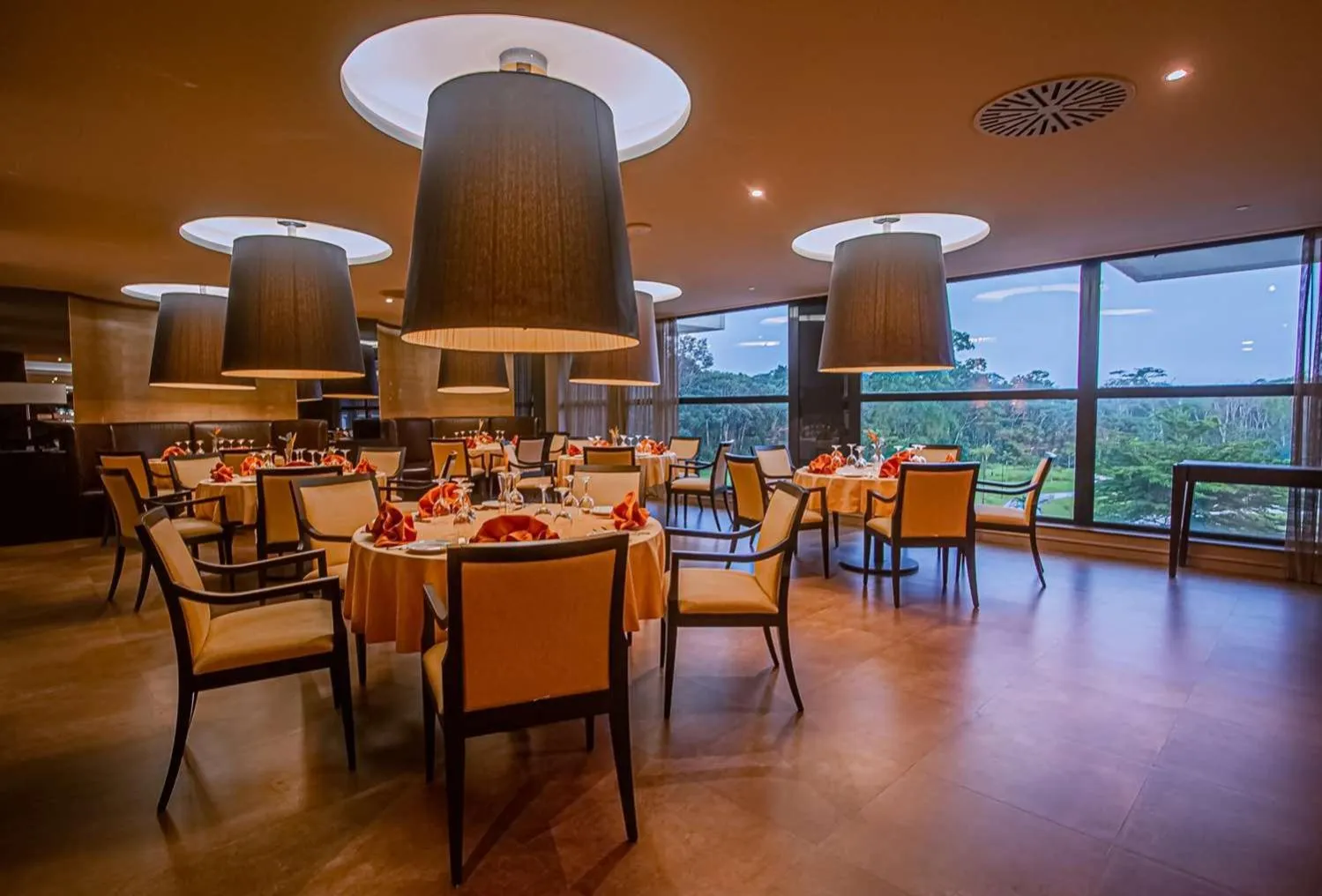 Restaurant/places to eat in Grand Hotel Djibloho