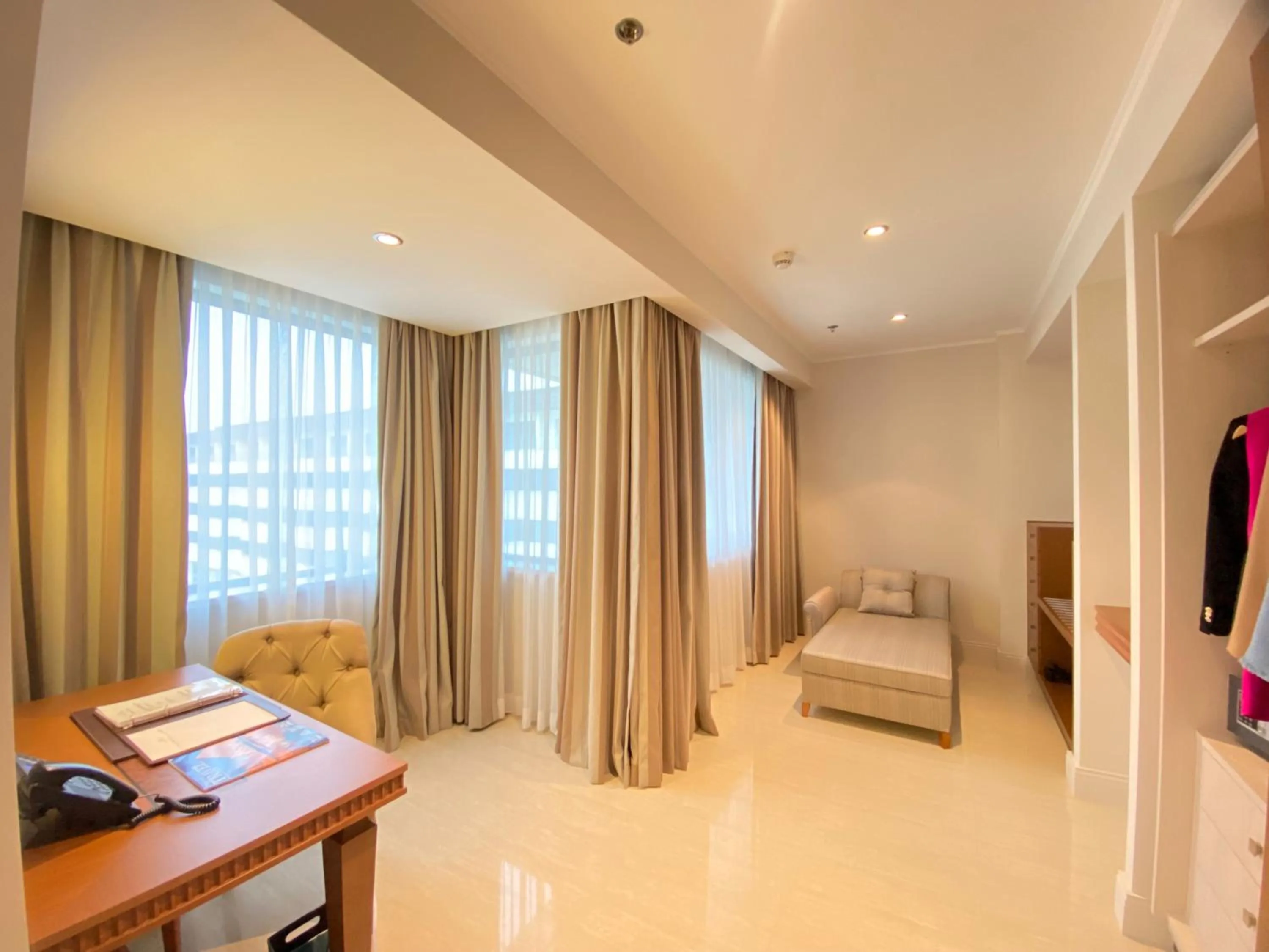 Seating area, Bed in Grand Hotel Djibloho