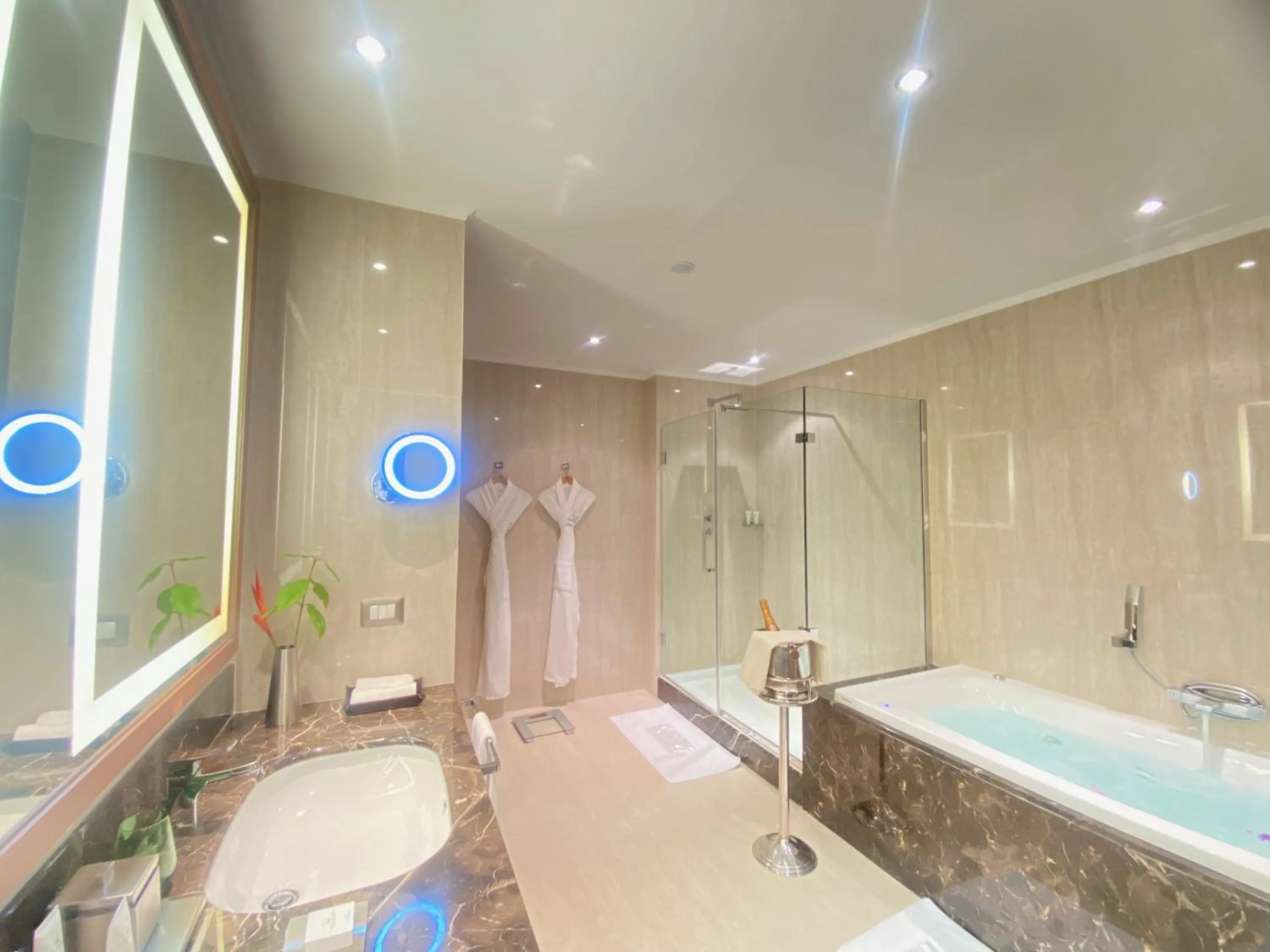 Bath in Grand Hotel Djibloho