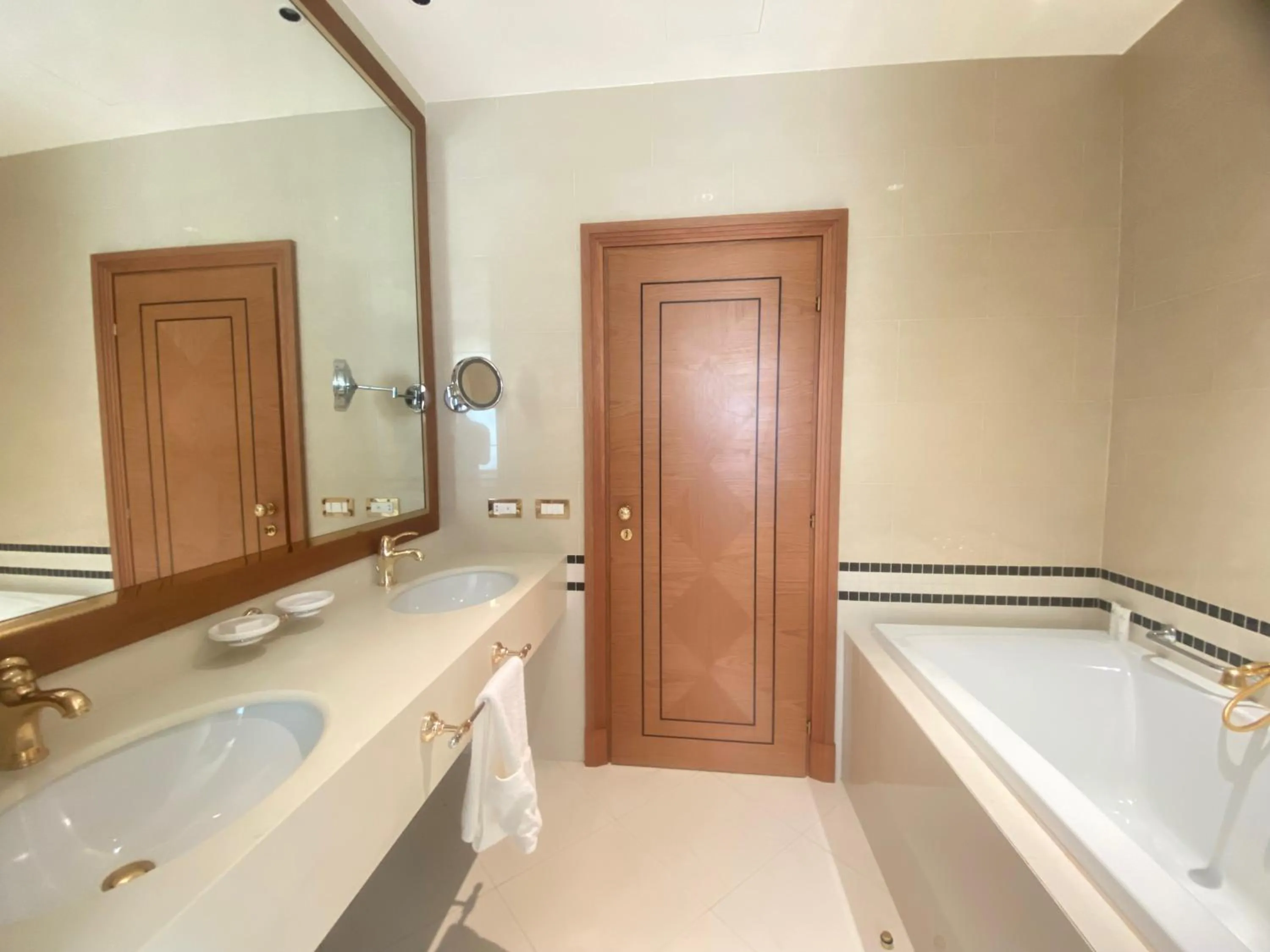 Bathroom in Grand Hotel Djibloho