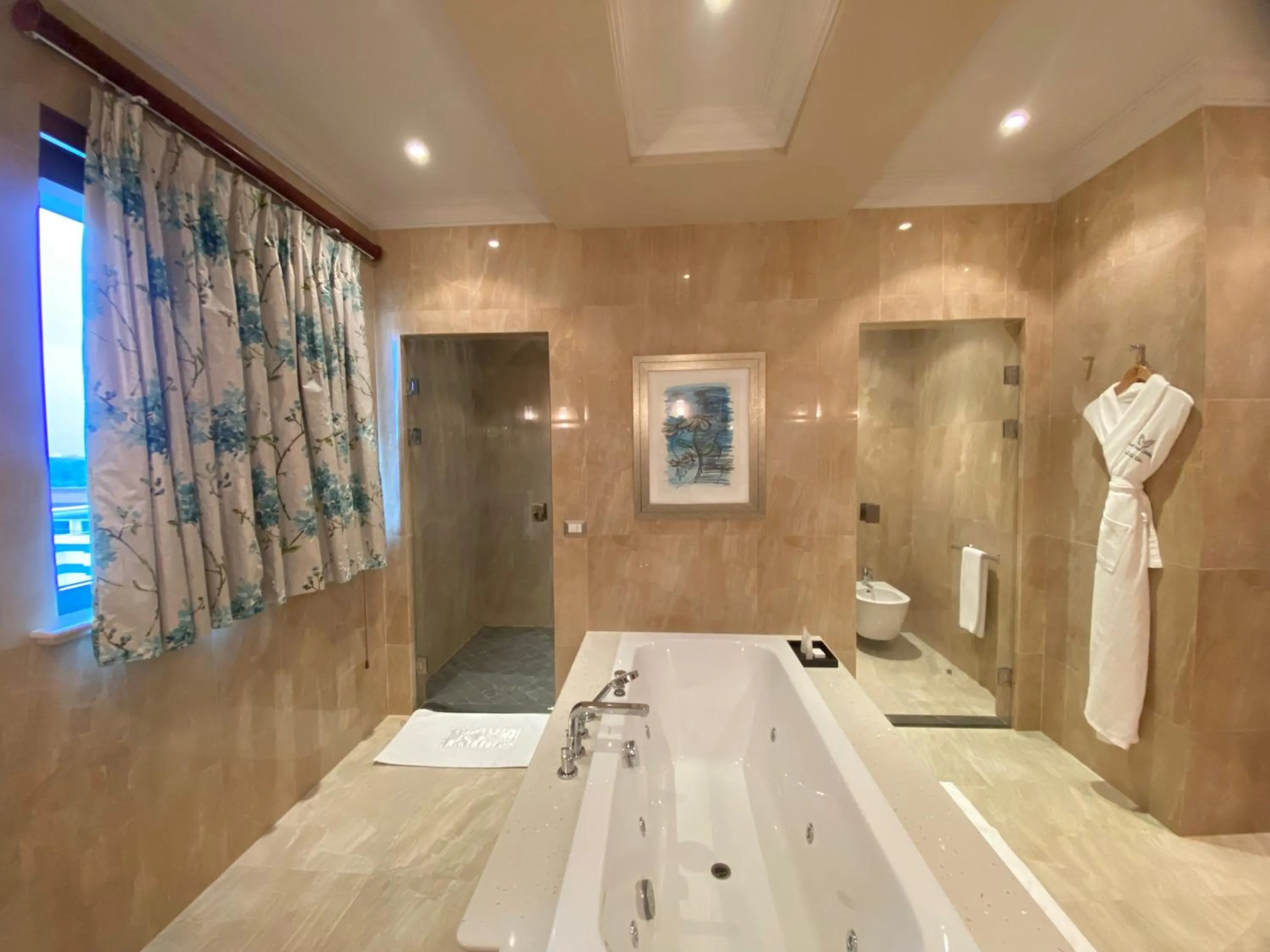 Shower in Grand Hotel Djibloho