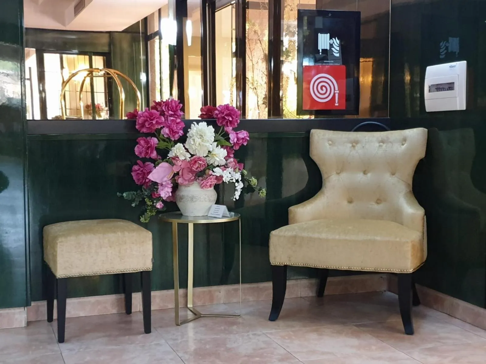 Lobby or reception in Hotel Cristallo Relais, Sure Hotel Collection By Best Western