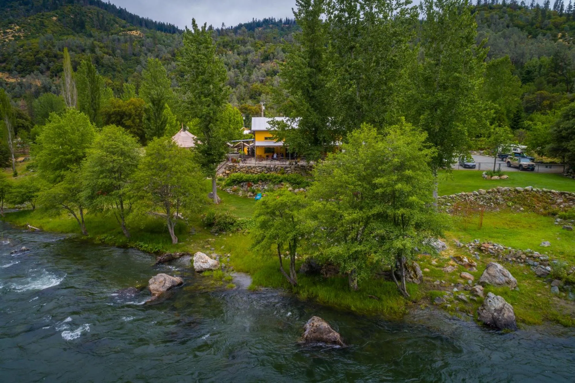 Property building in Strawhouse Resorts