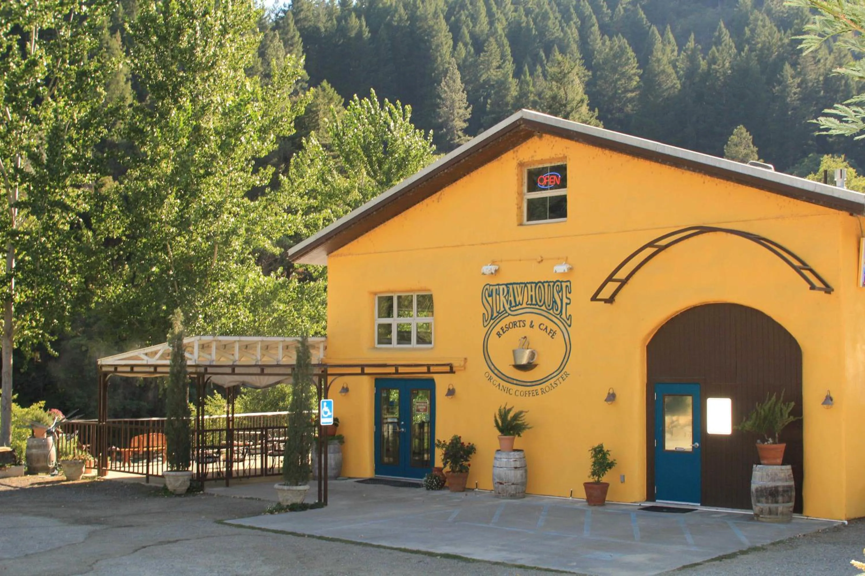 Property building in Strawhouse Resorts