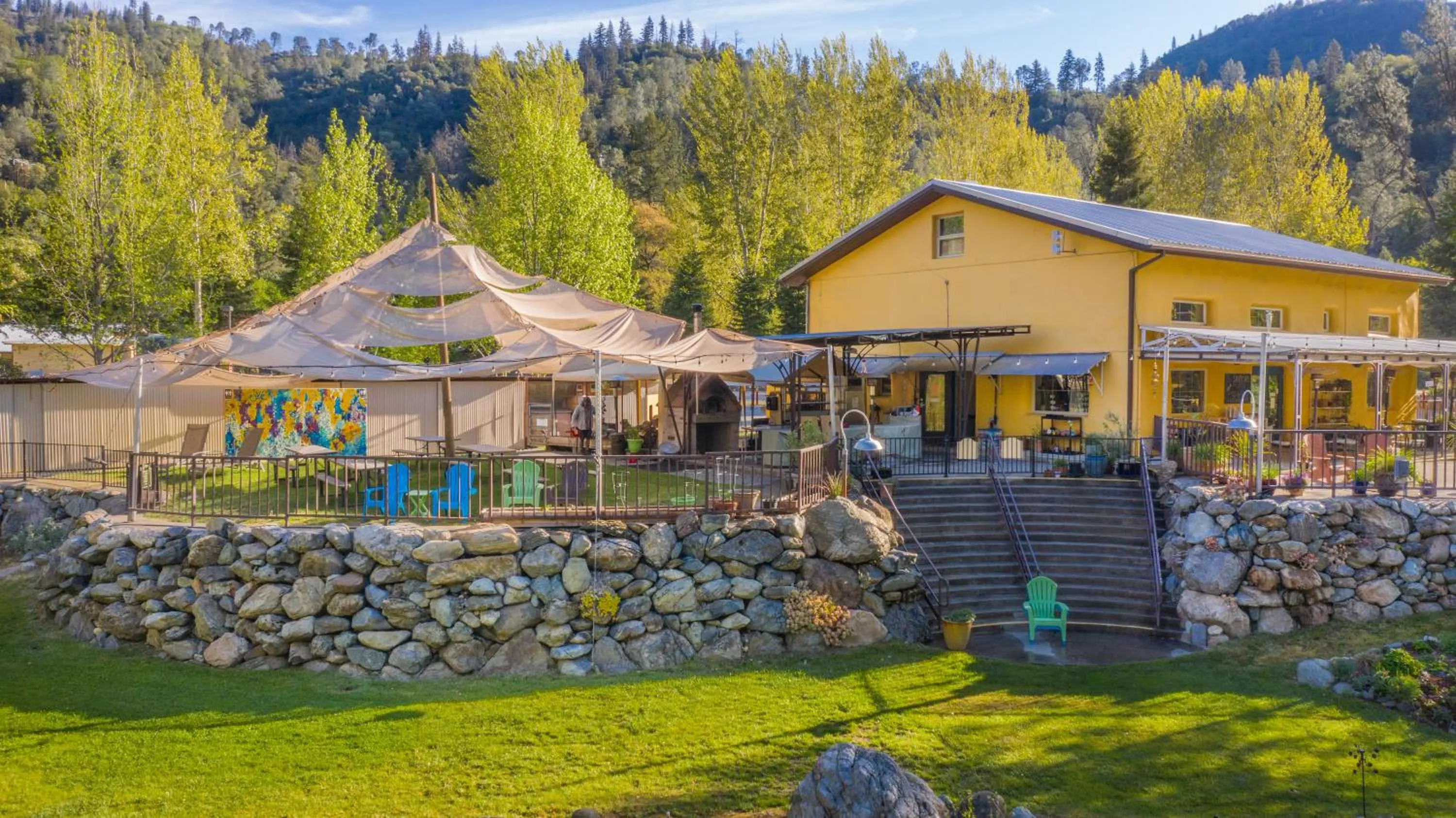 Property building in Strawhouse Resorts