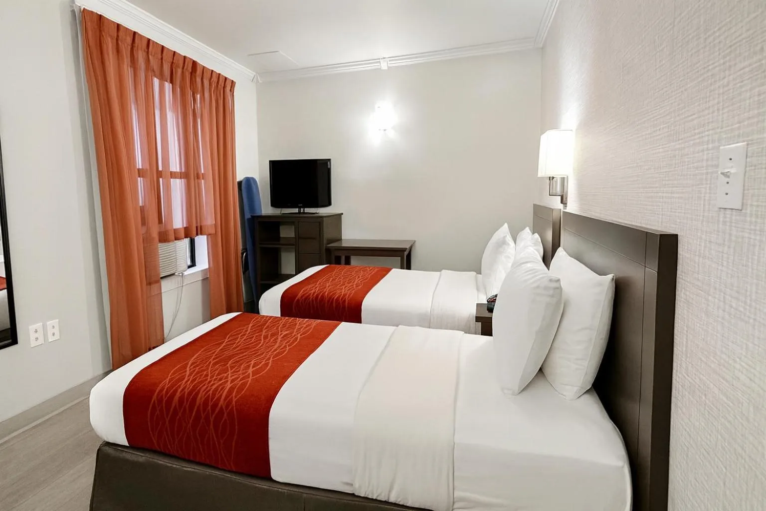 Bedroom, Bed in Heritage Hotel New York City