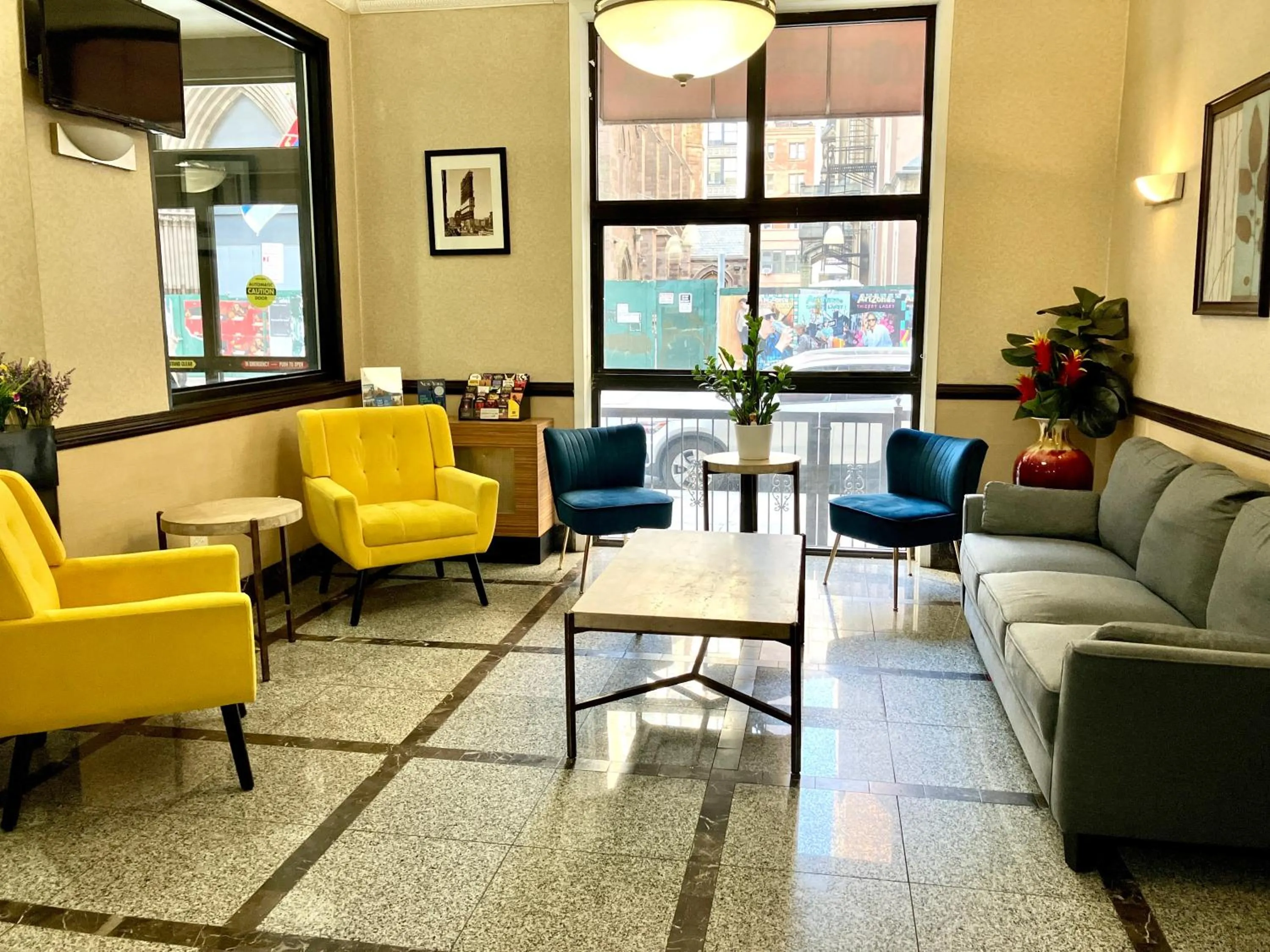 Seating area in Heritage Hotel New York City