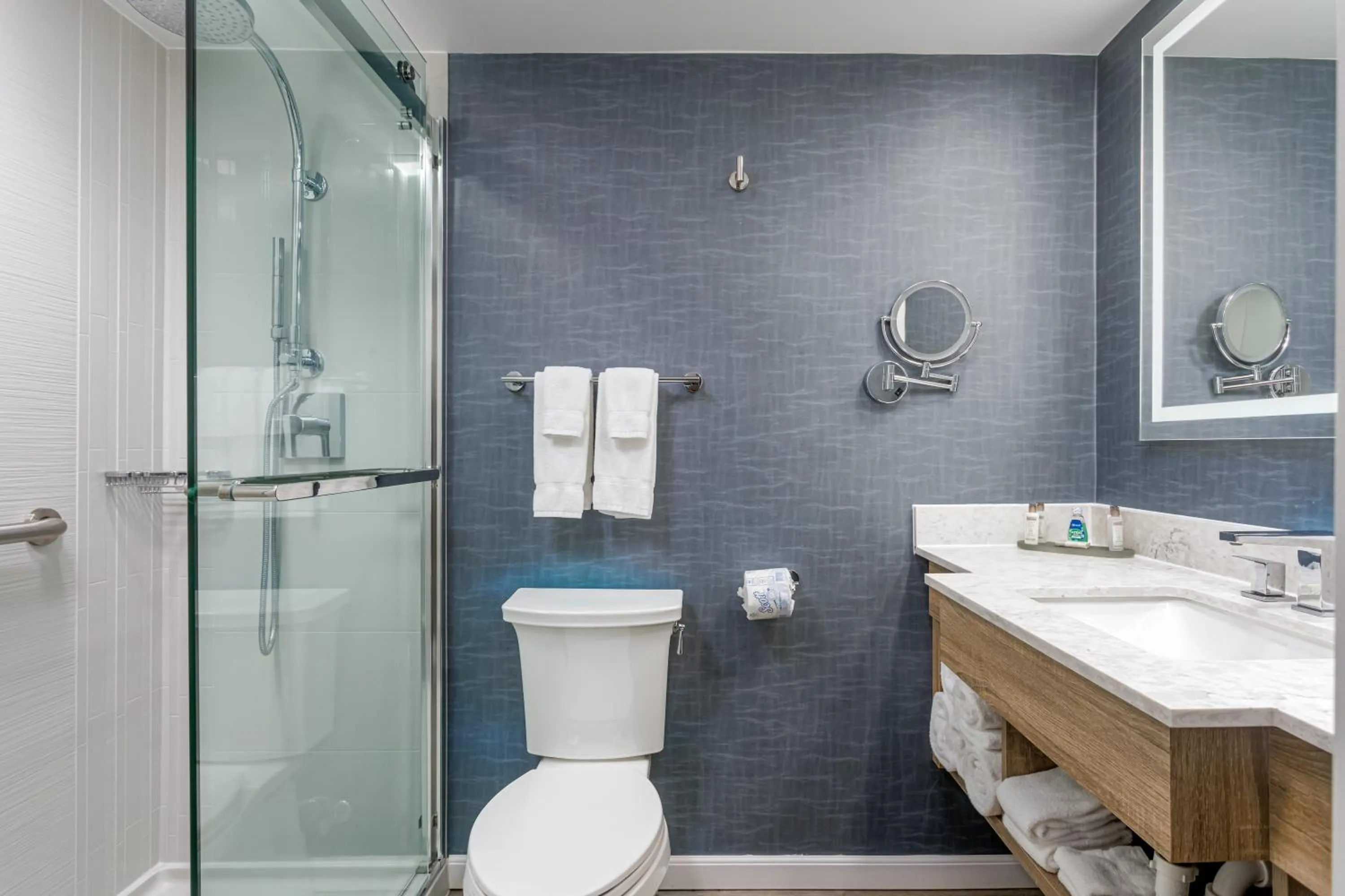 Bathroom in Perdido Beach Resort