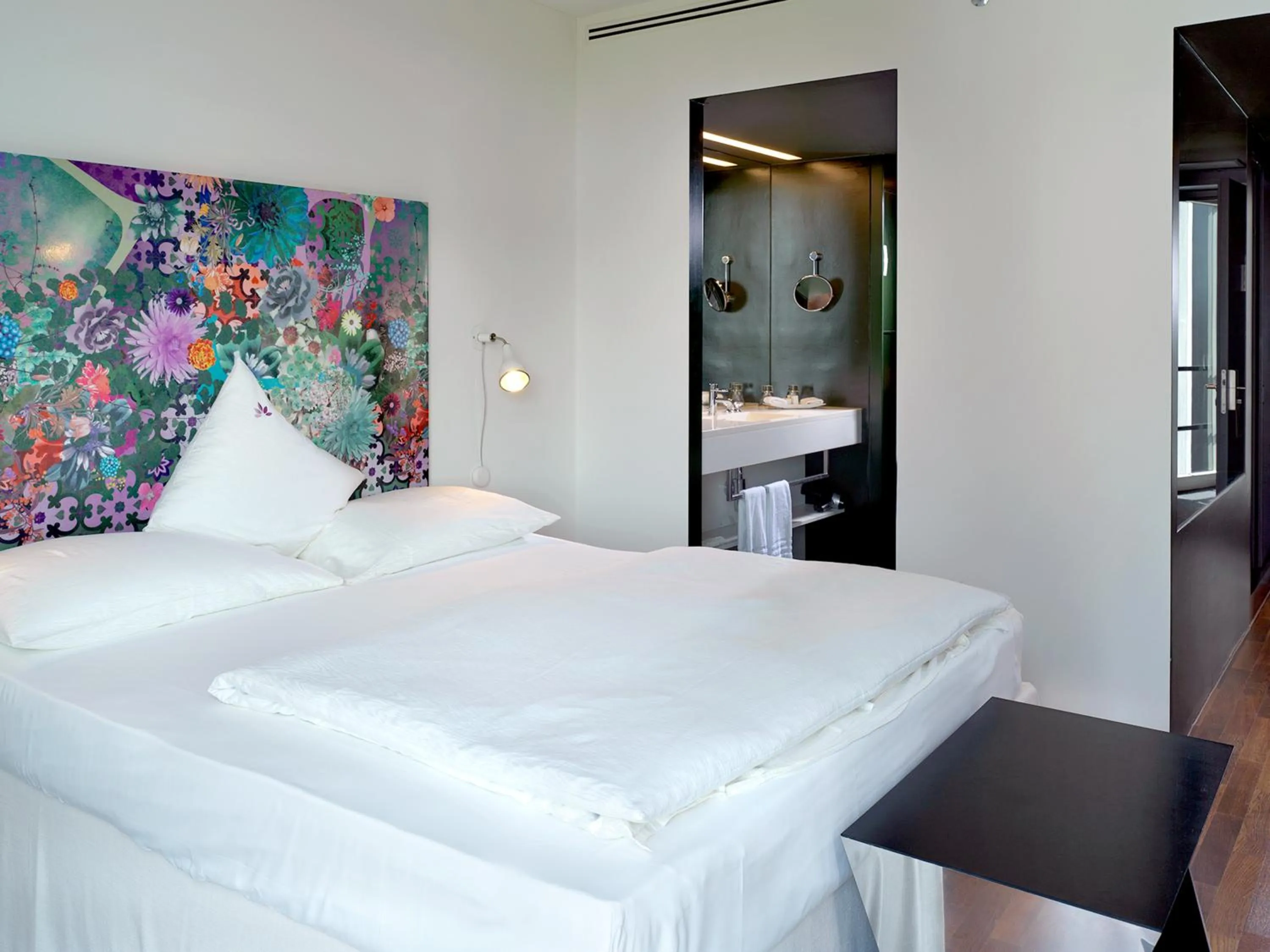 Bed in City Garden Hotel