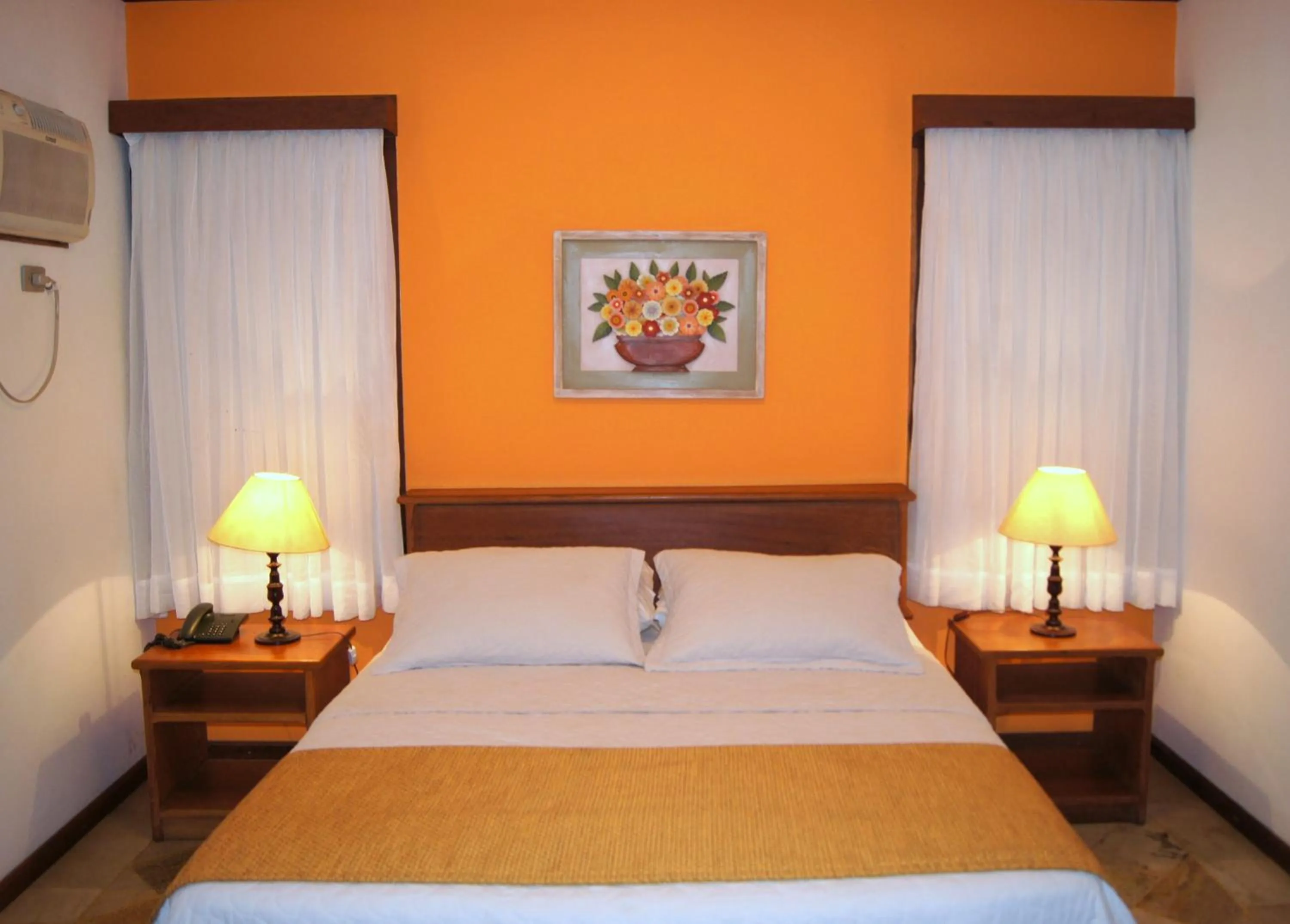 Photo of the whole room, Bed in Pousada Paisagem