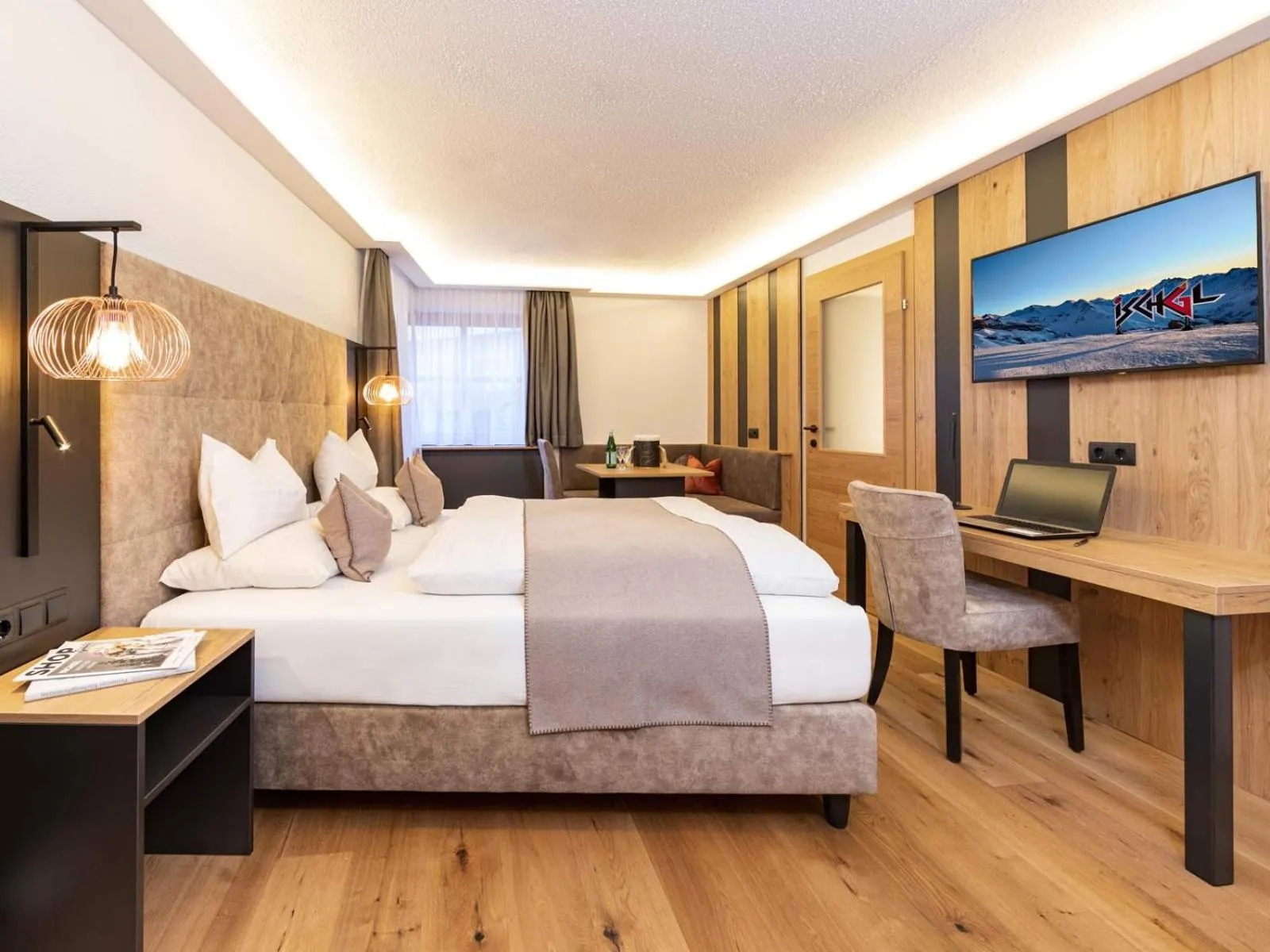 Photo of the whole room, Bed in Seiblishof Superior Hotel Ischgl