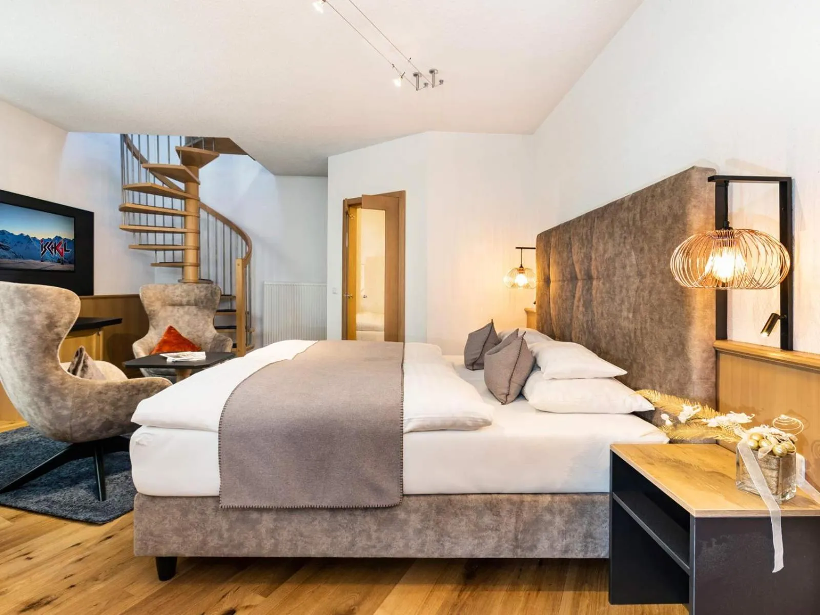 Photo of the whole room, Bed in Seiblishof Superior Hotel Ischgl