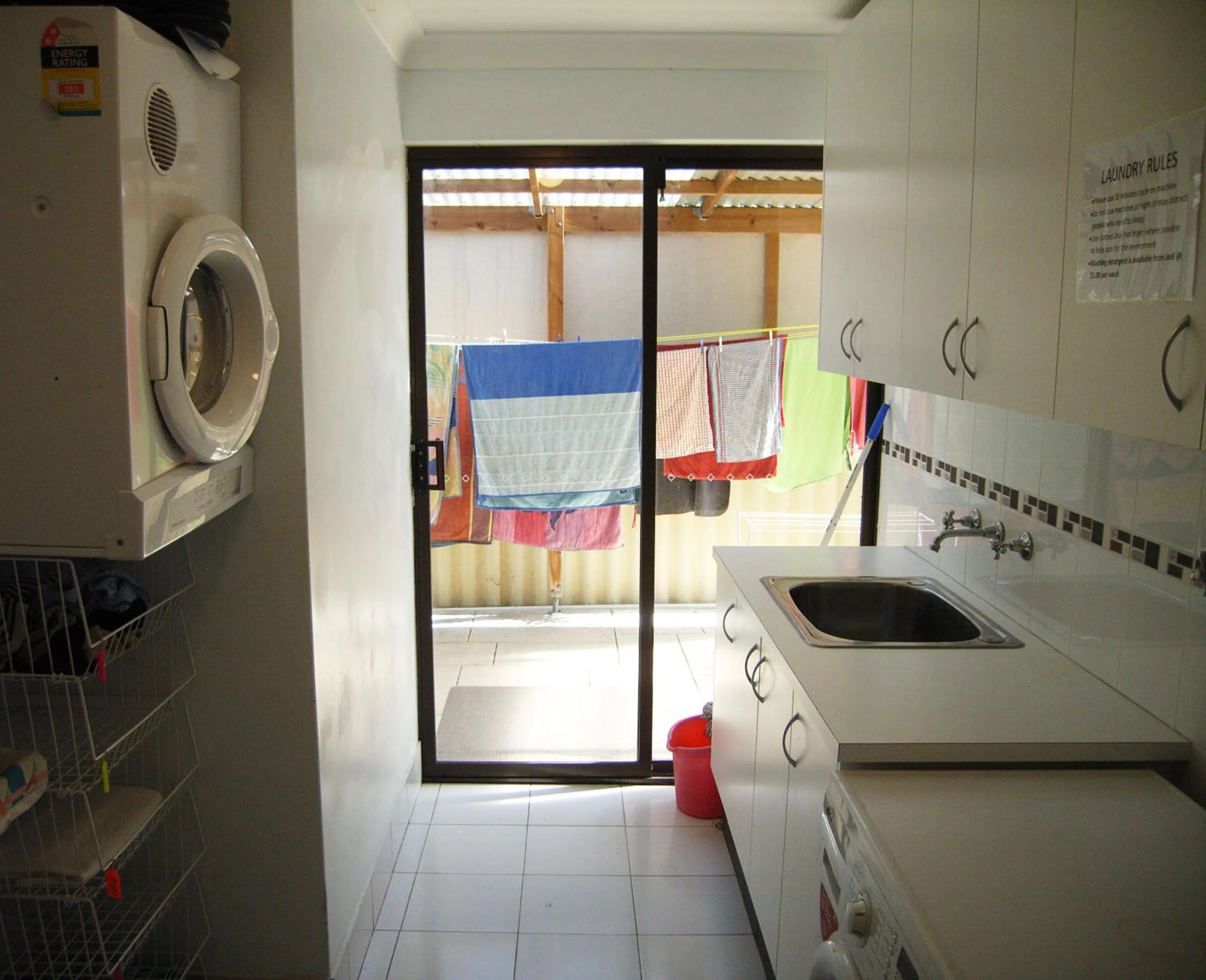 washing machine in Ocean Reef Homestay