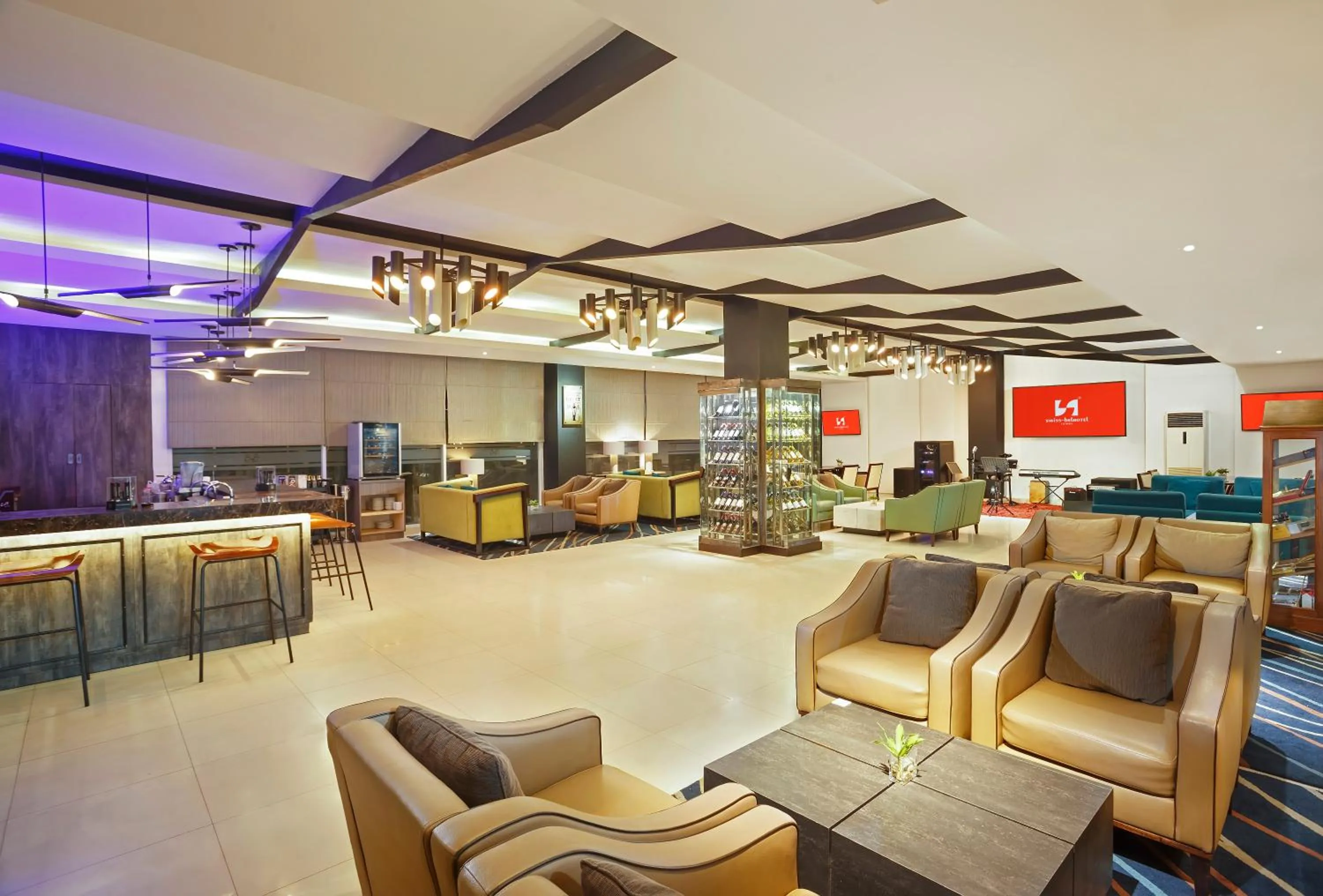 Lounge or bar in Swiss-Belhotel Jambi