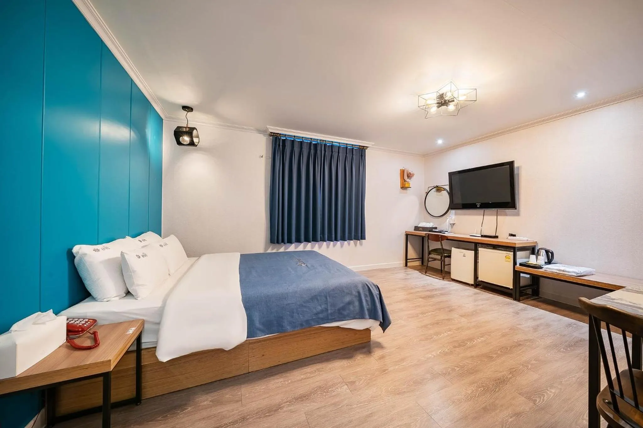 TV/Entertainment Center in Ost Hotel