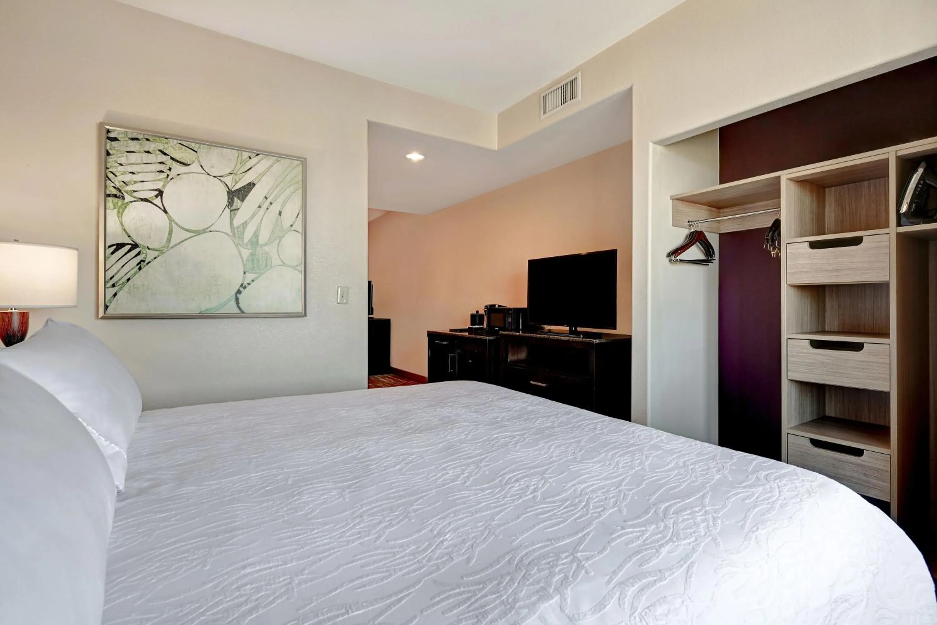 Bed in Hilton Garden Inn San Bernardino