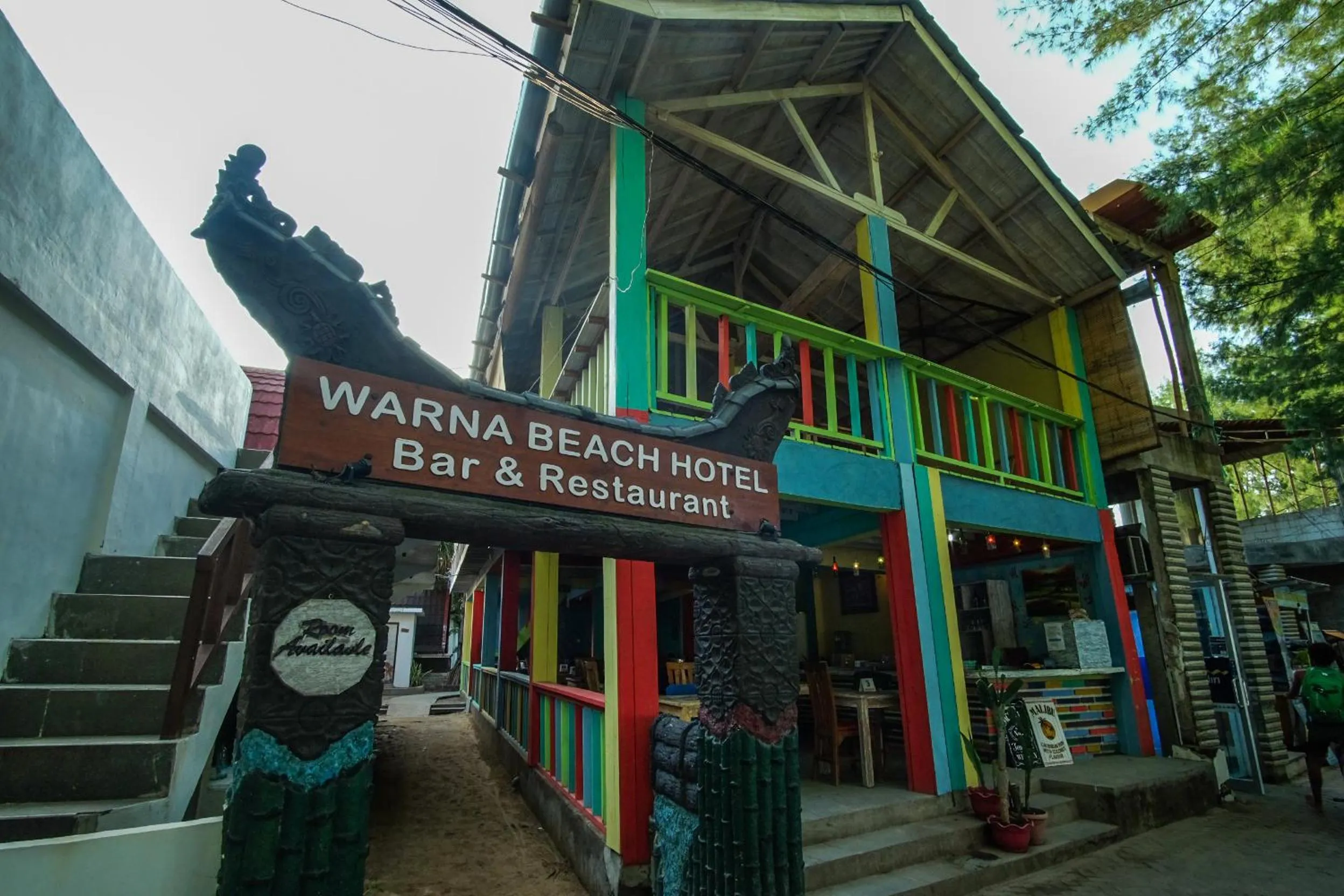 Restaurant/places to eat in Warna Beach Hotel