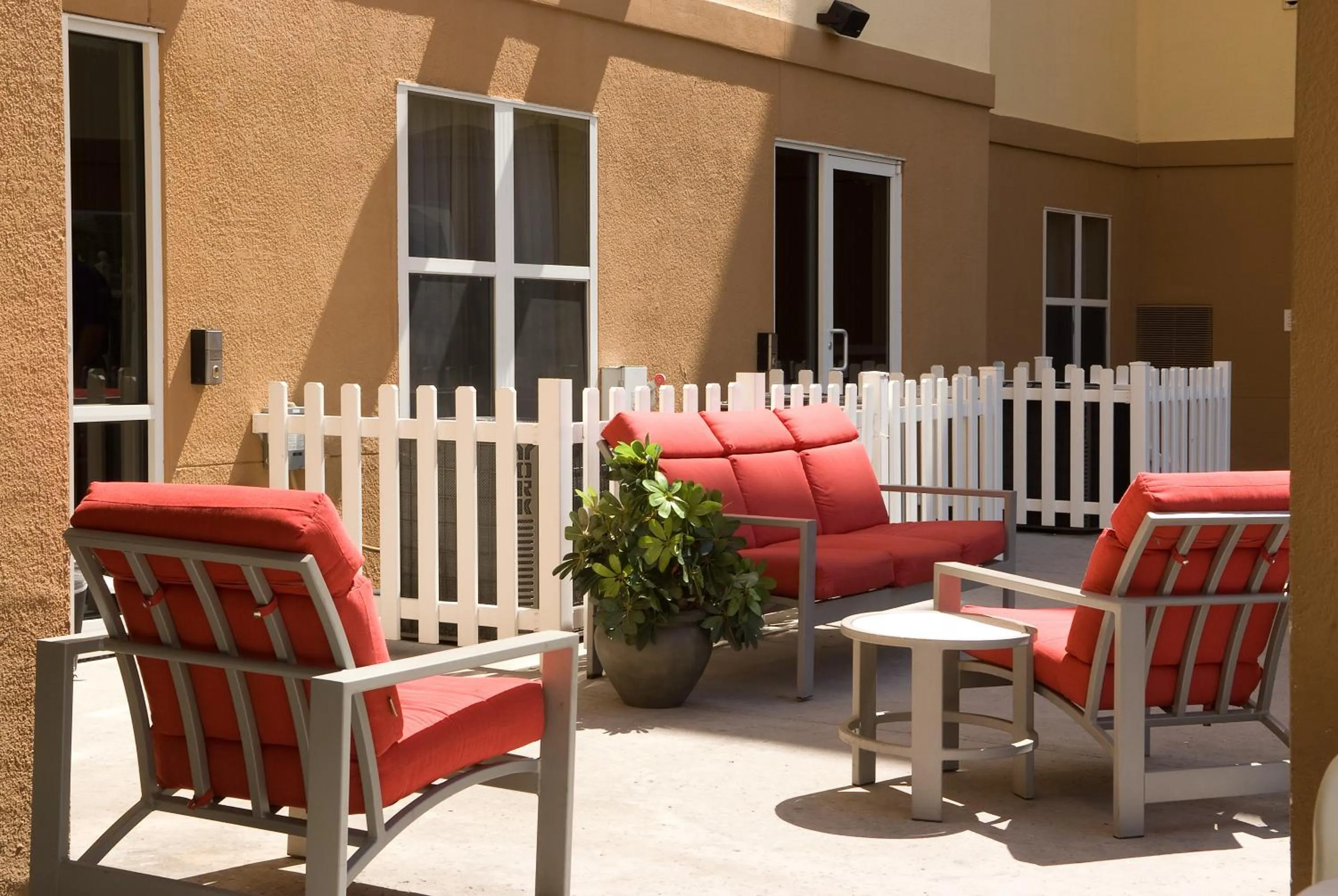 Patio in Residence Inn Orlando Airport