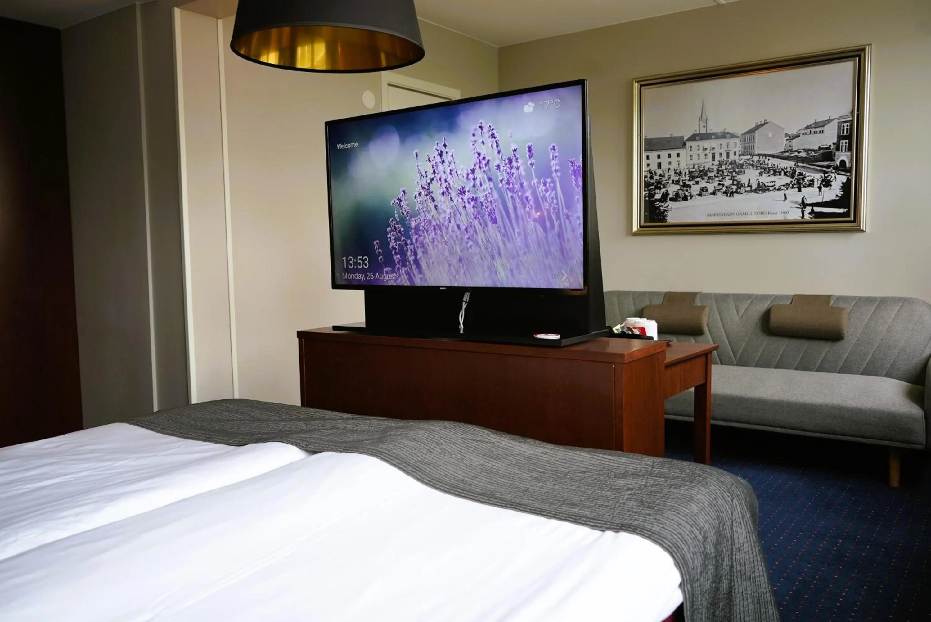 Bed in Vänerport Stadshotell i Mariestad