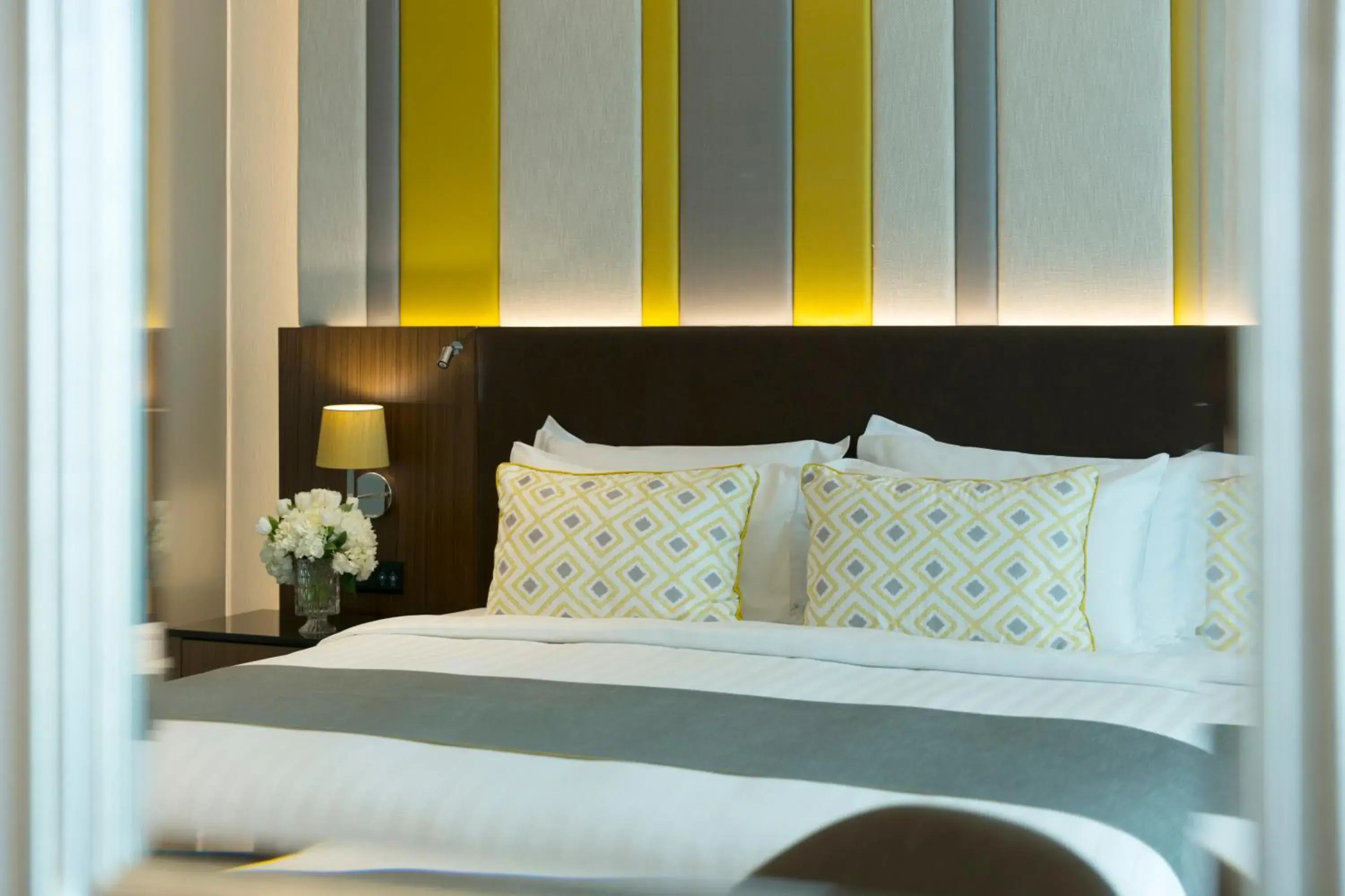 Deluxe Club King Room with Club Lounge Access in Lancaster Bangkok Deluxe Club King Room with Club Lounge Access in Lancaster Bangkok