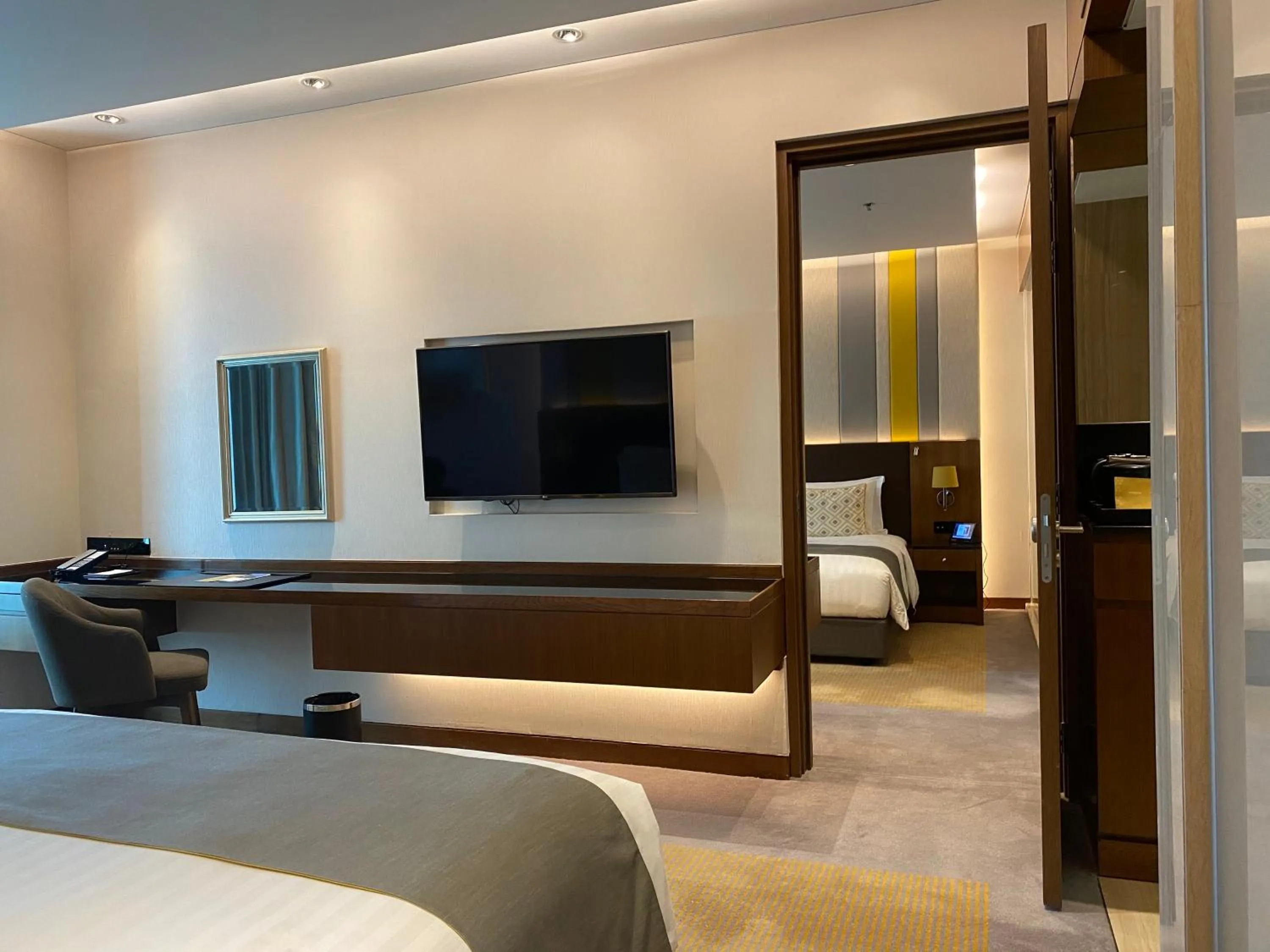 Bedroom, Bed in Lancaster Bangkok