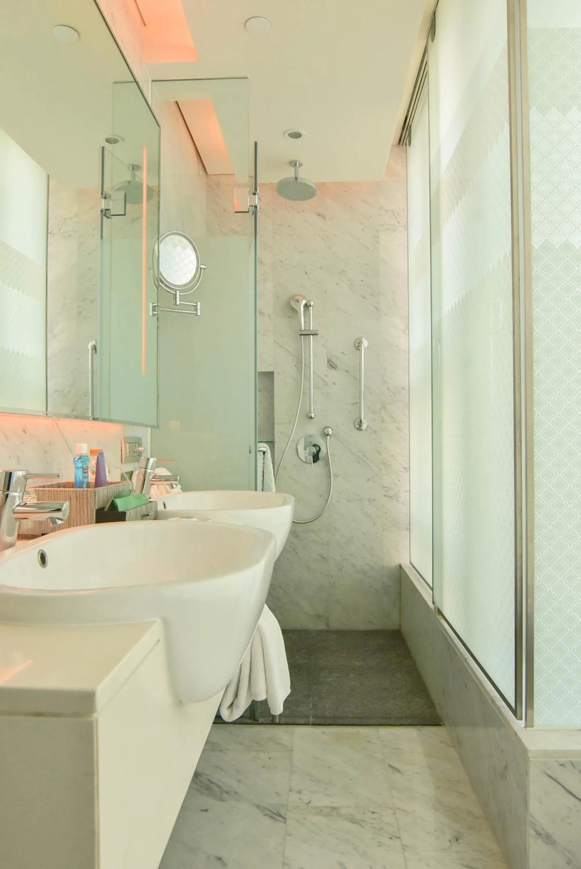 Bathroom in Lancaster Bangkok