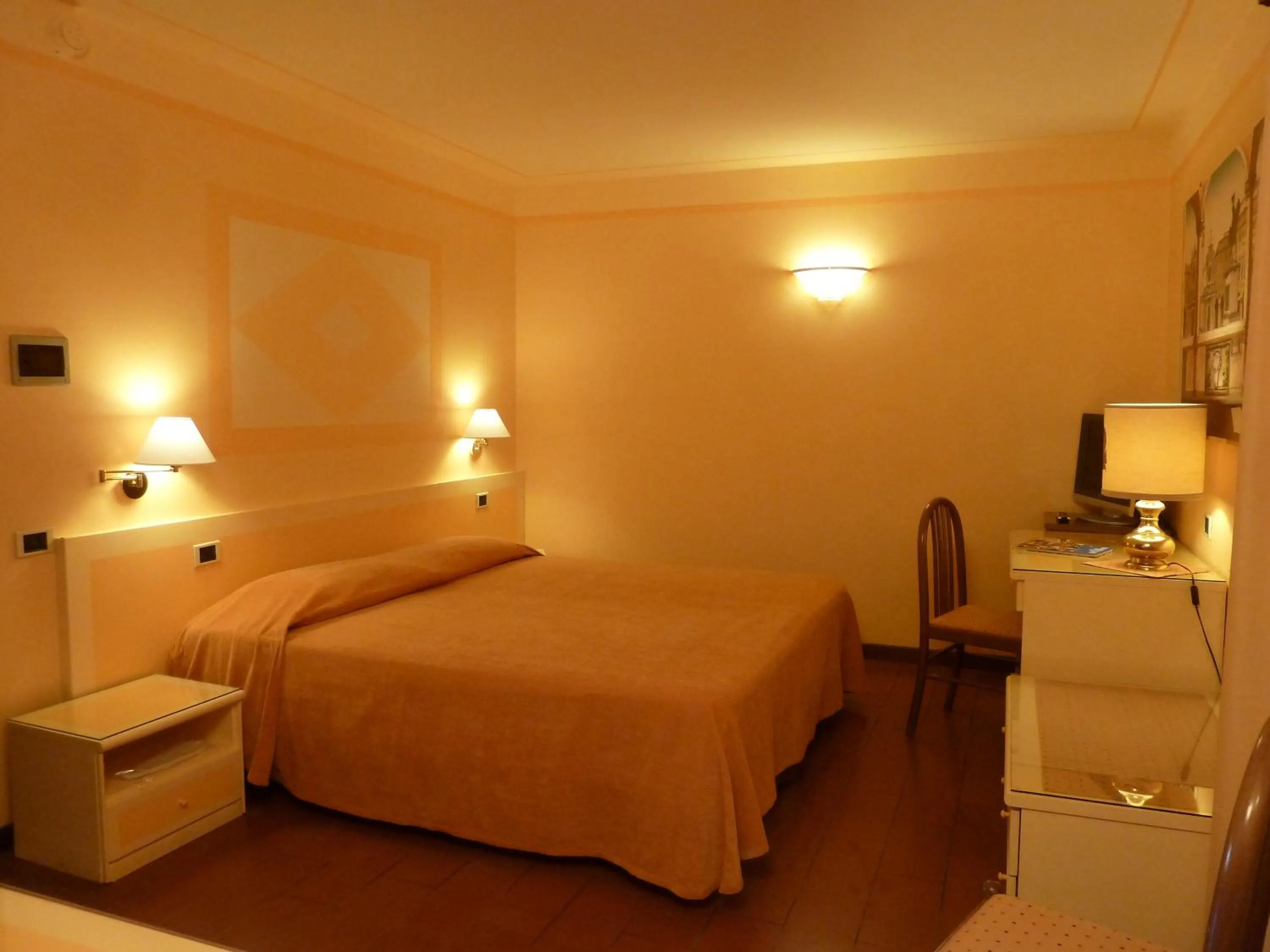 Photo of the whole room, Bed in Hotel Antica Dogana