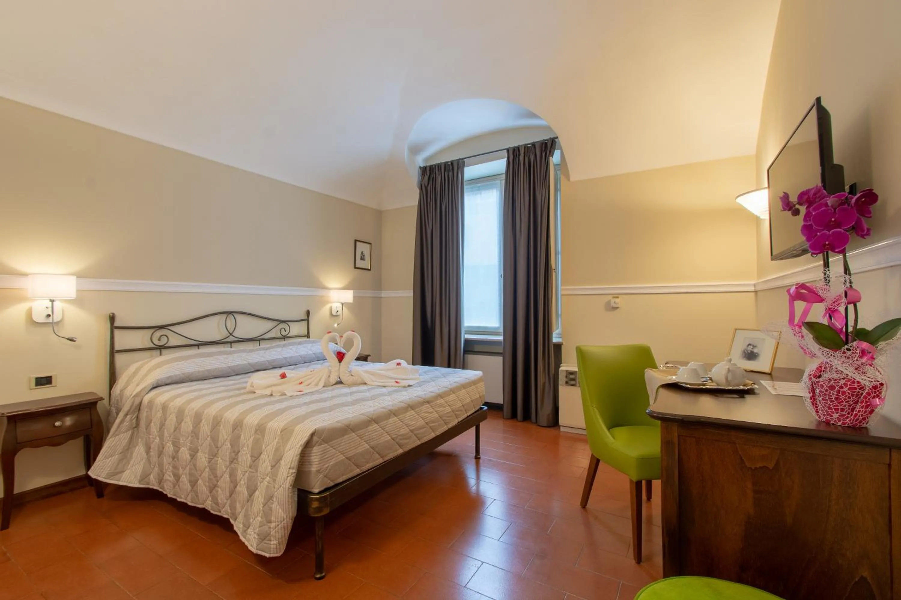 Bathroom, Bed in Hotel Antica Dogana