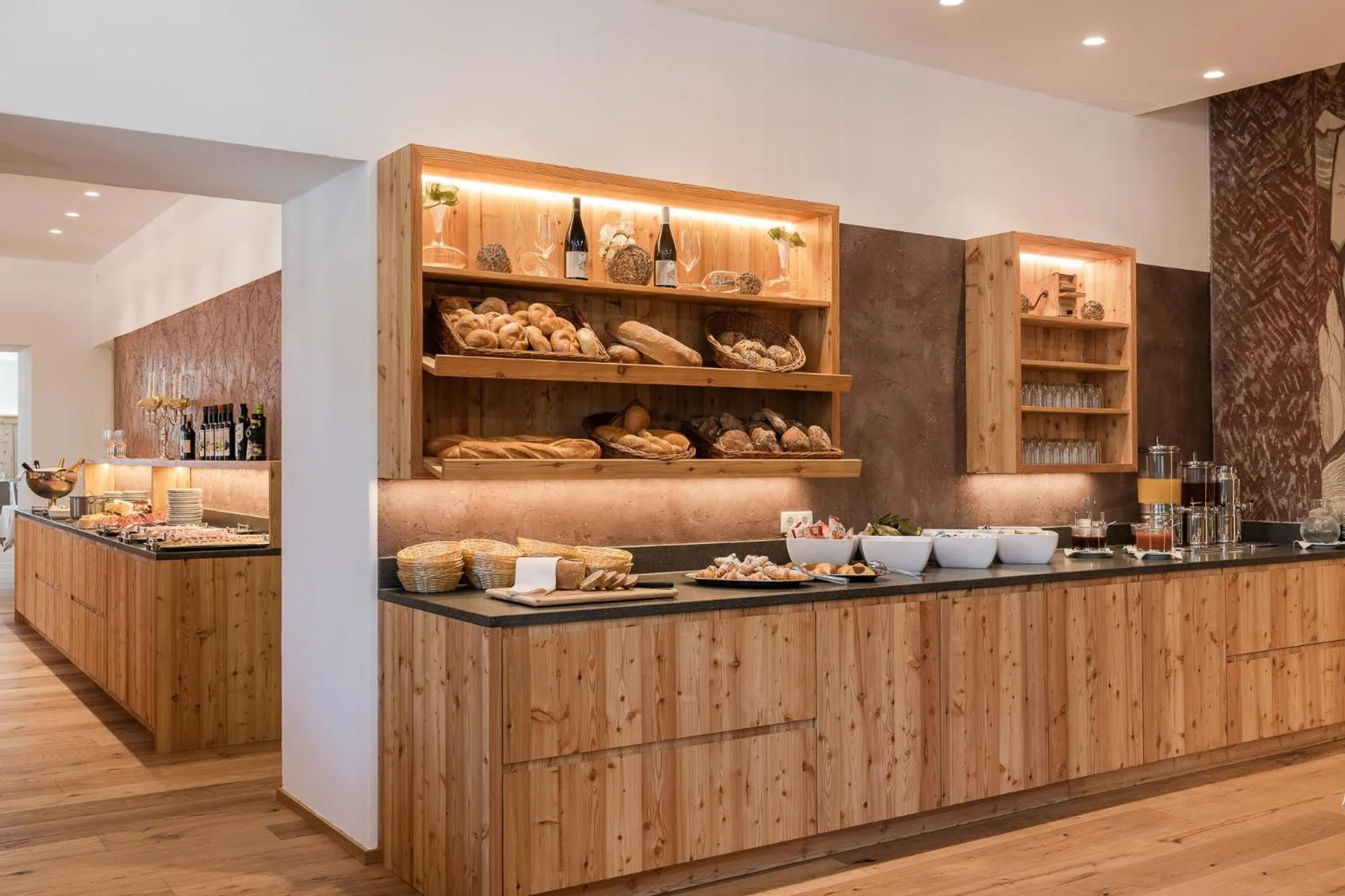 Continental breakfast in Hotel Madatsch