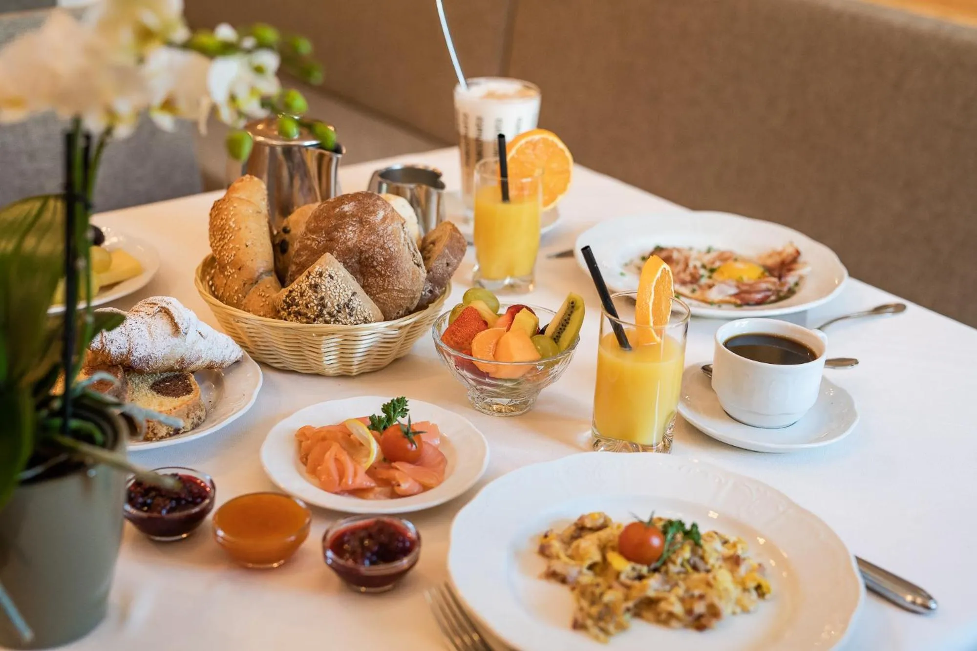 Continental breakfast in Hotel Madatsch