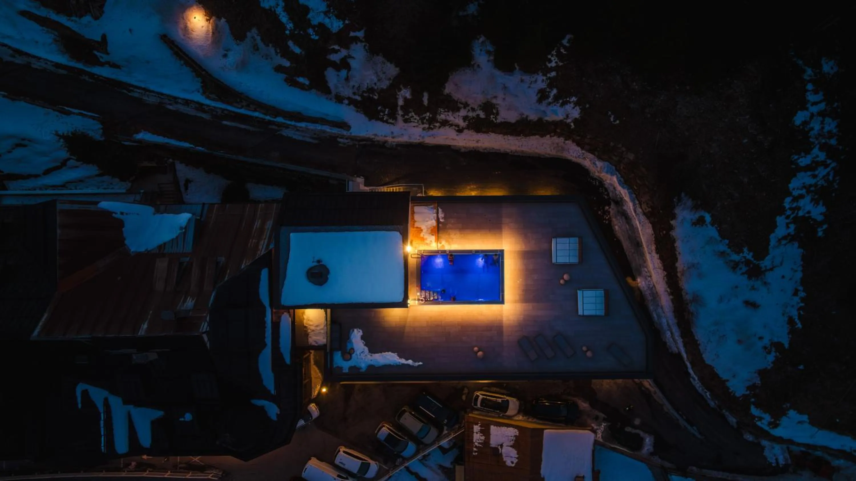 Swimming pool in Hotel Madatsch