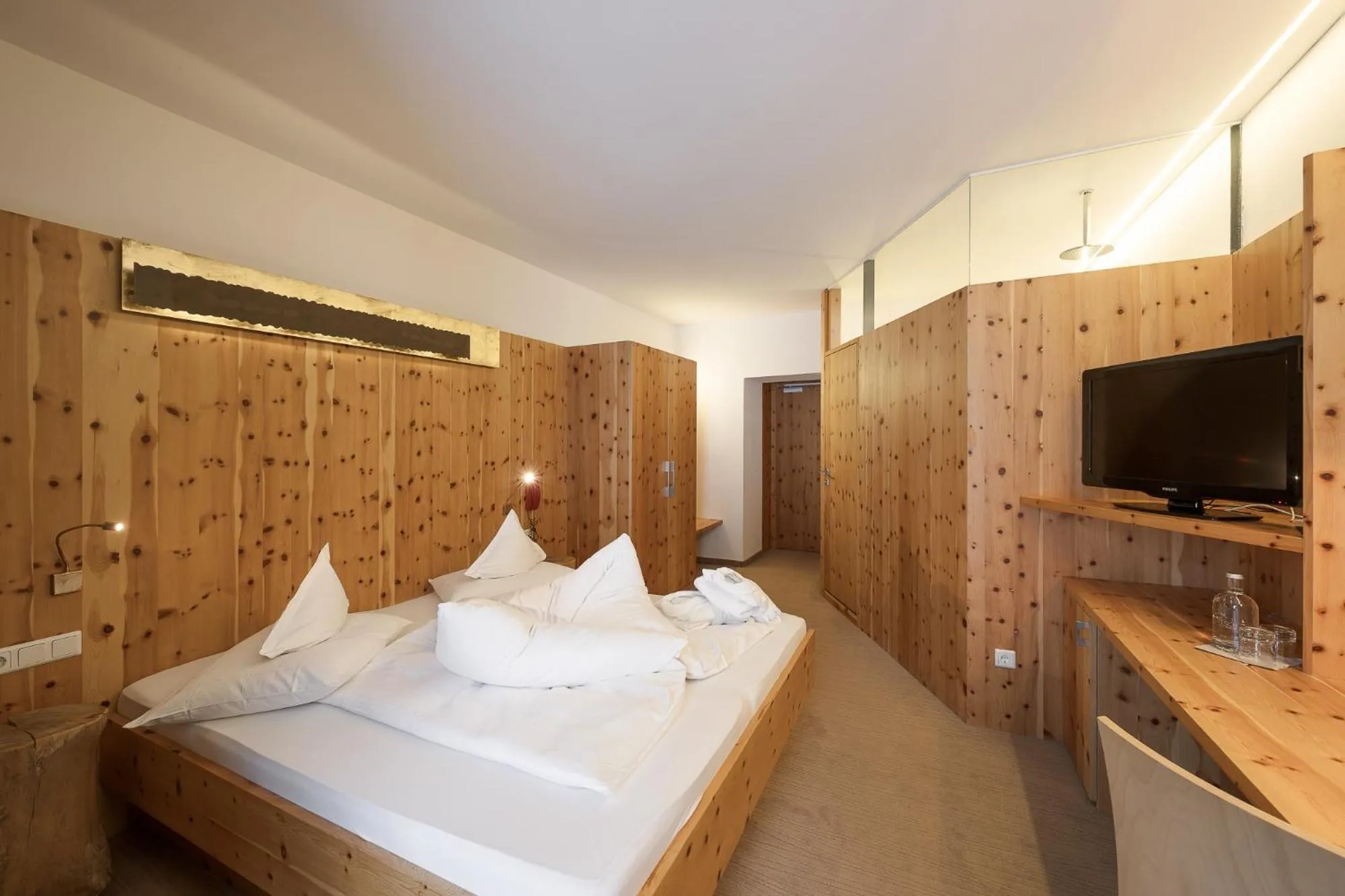 Photo of the whole room, Bed in Hotel Madatsch