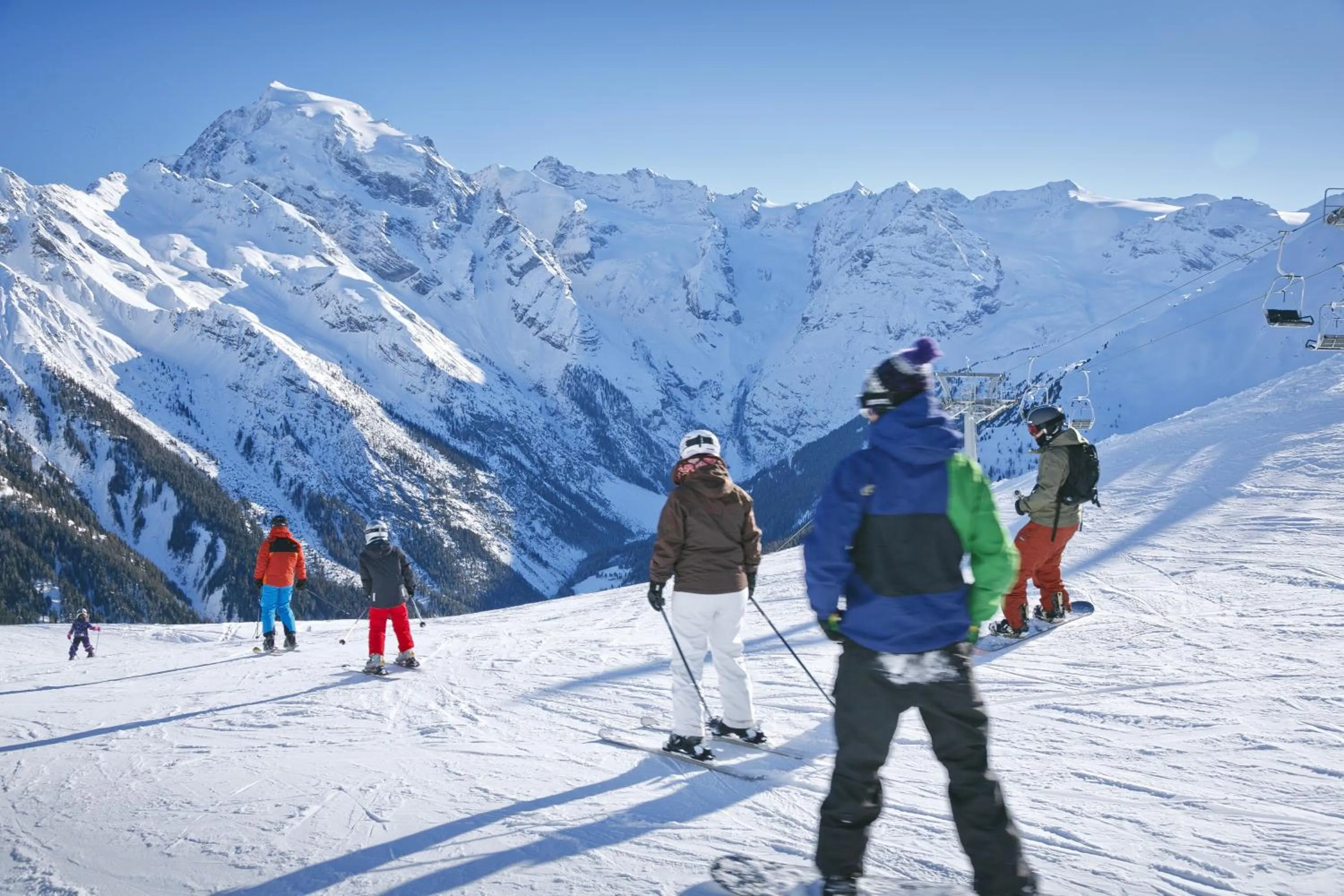 Skiing in Hotel Madatsch
