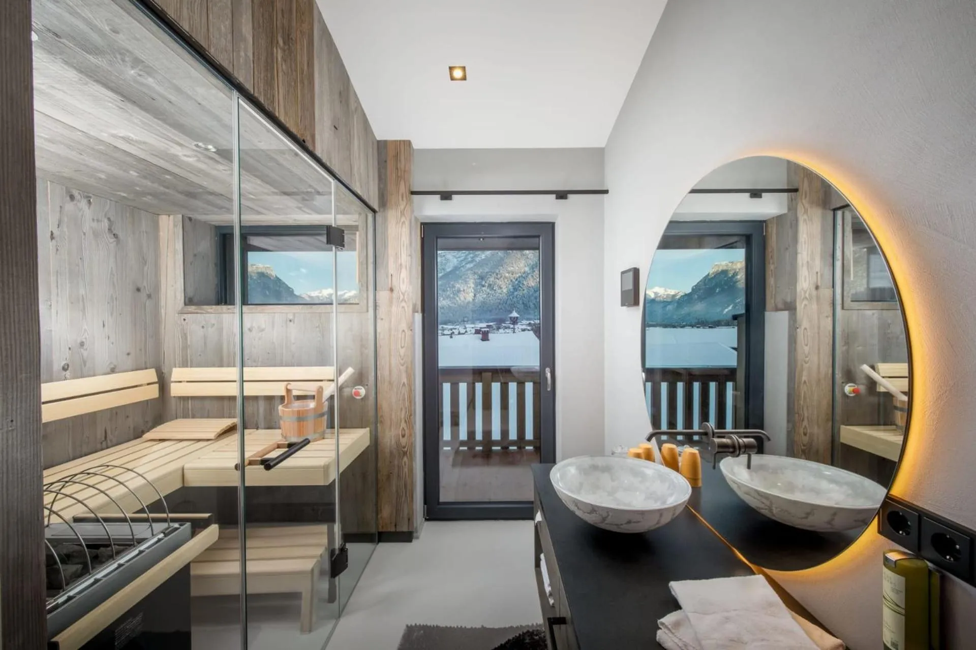 Bed in Hotel & Appartements Heigenhauser