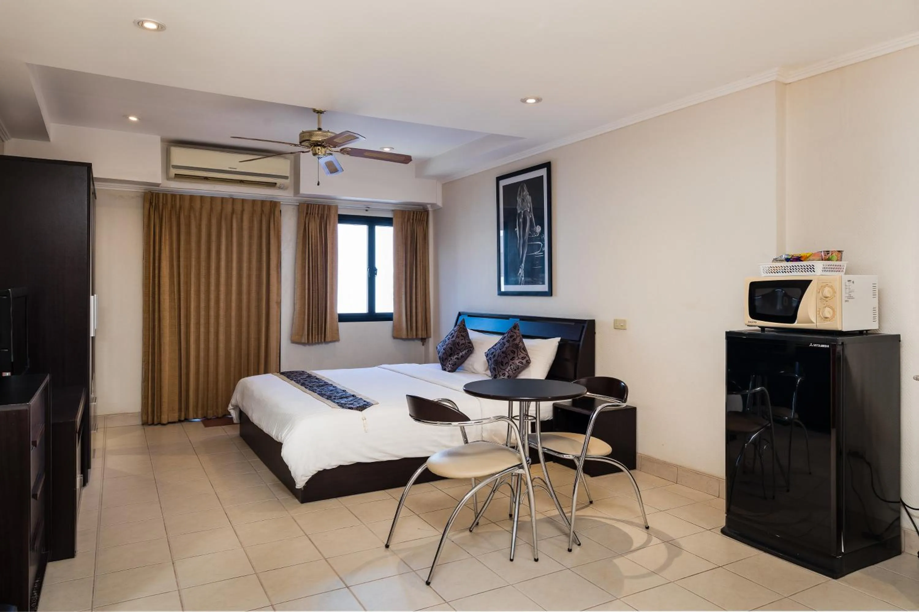 Bed in The Classroom Hotel