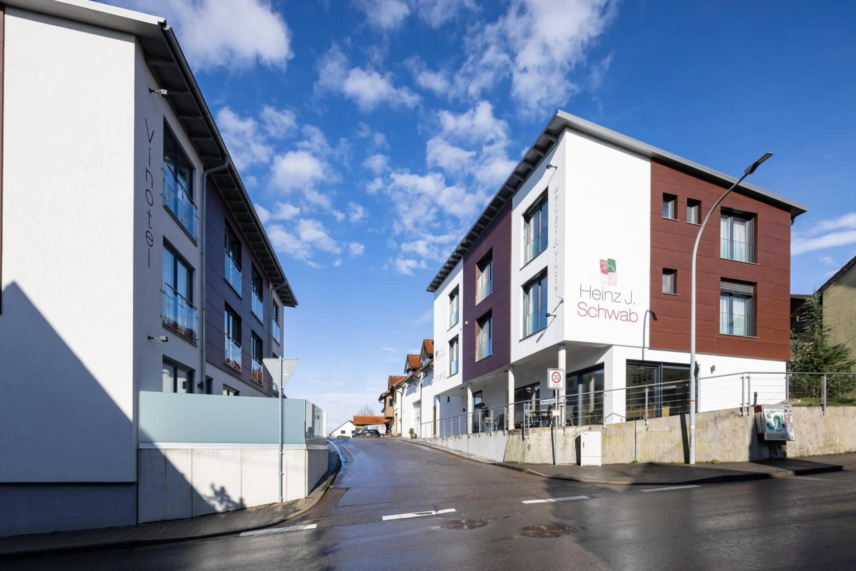 Property building in Vinotel Heinz J. Schwab