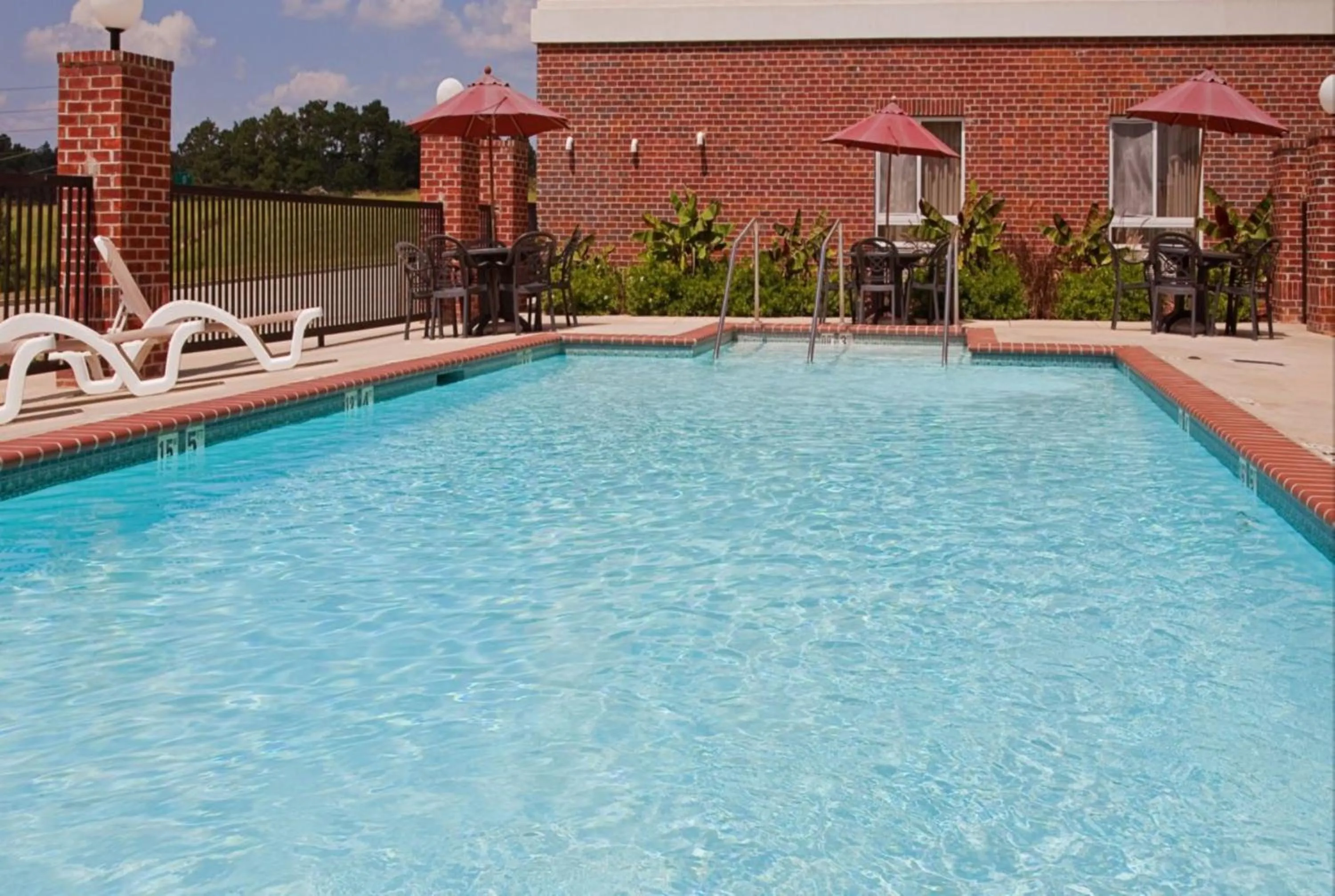 Swimming pool in Holiday Inn Express Hotel & Suites Lucedale by IHG