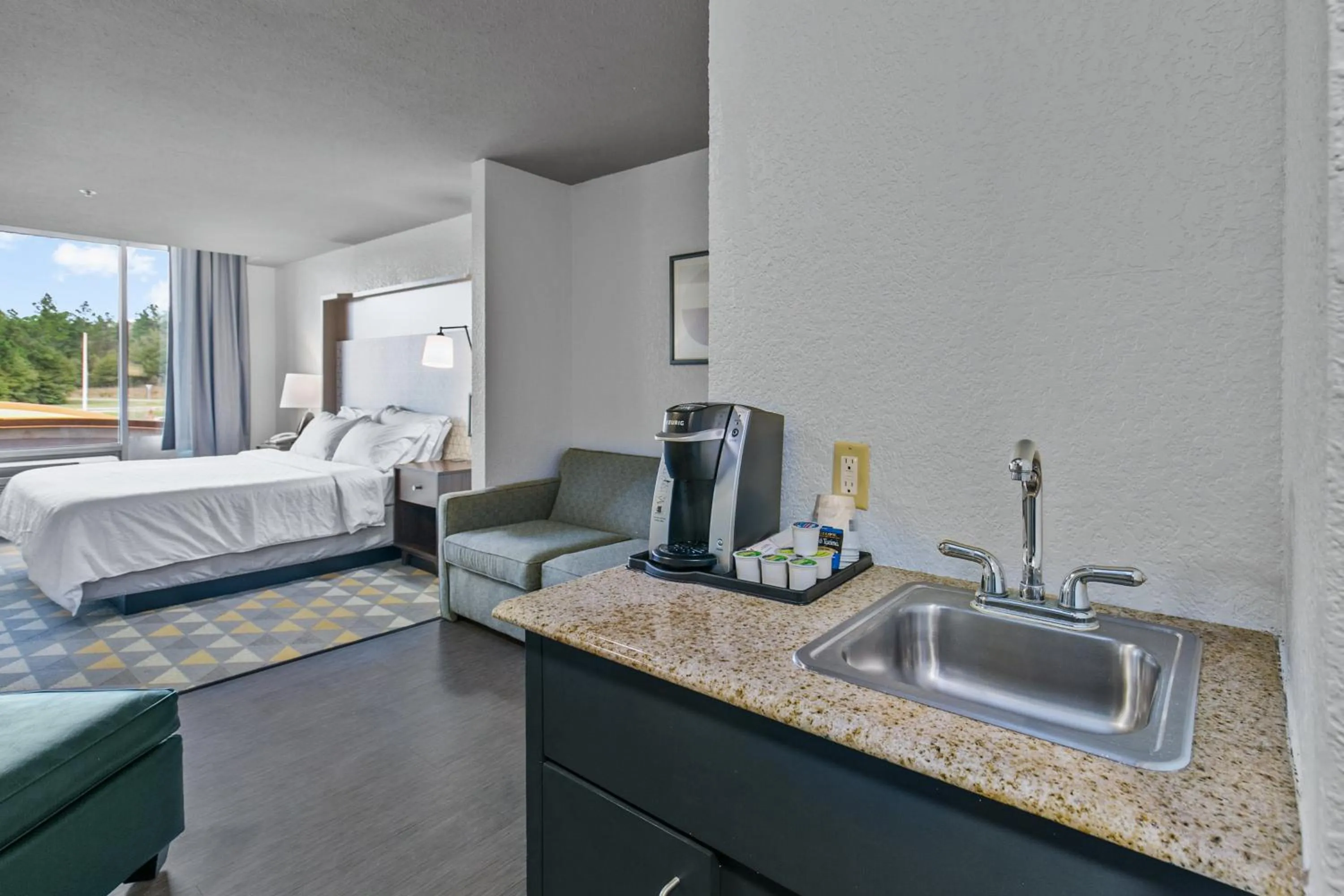 Photo of the whole room, Bed in Holiday Inn Express Hotel & Suites Lucedale by IHG