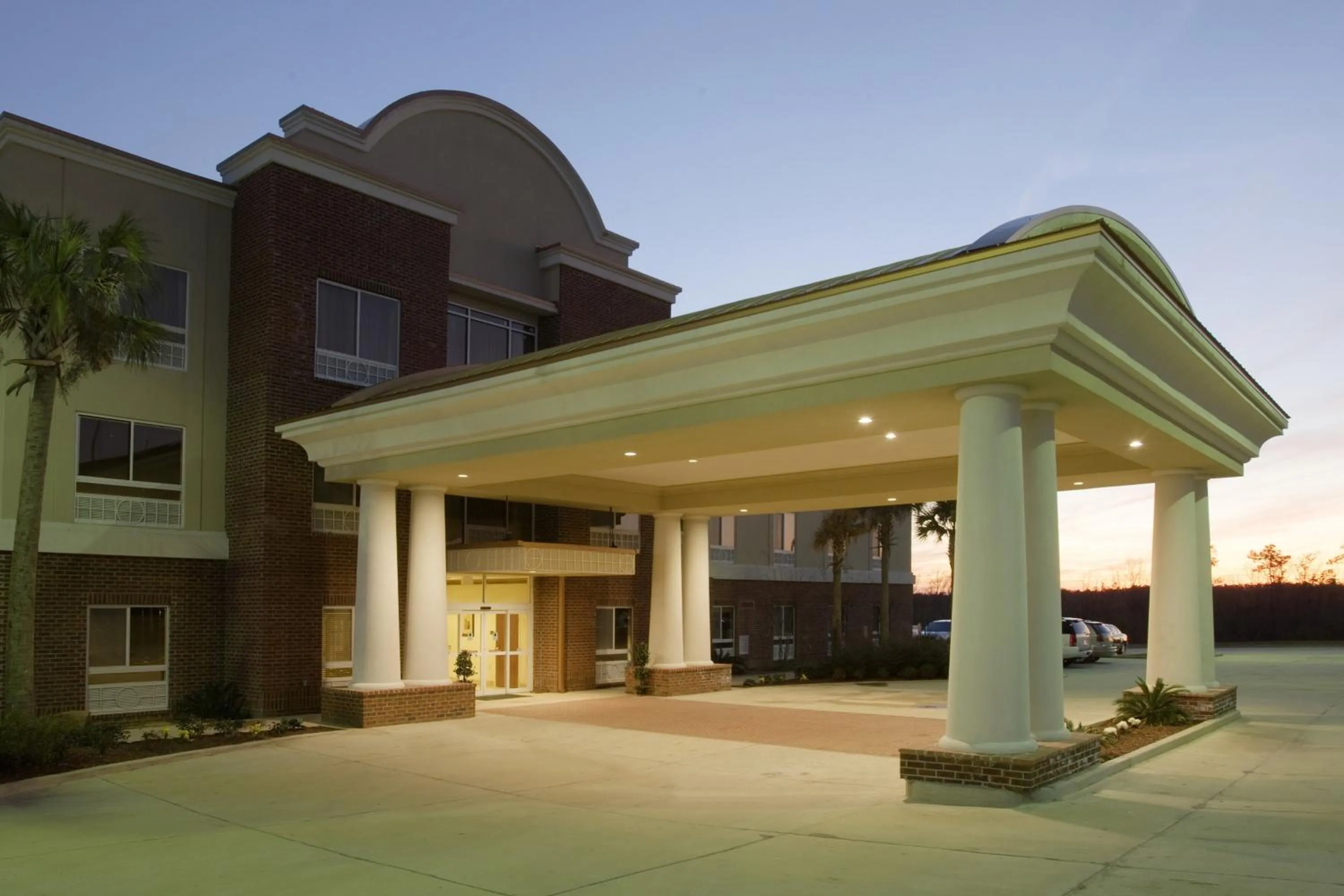 Property building in Holiday Inn Express Hotel & Suites Lucedale by IHG