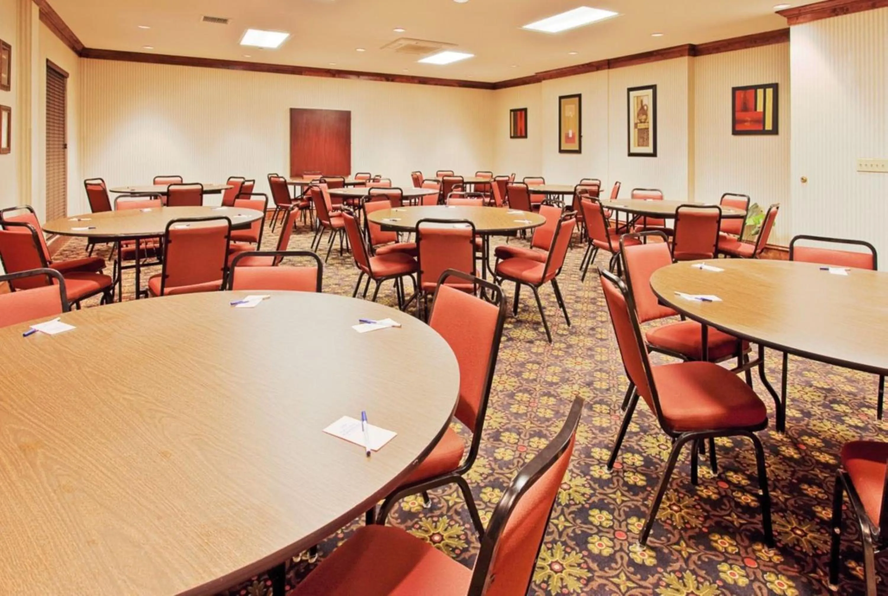 Meeting/conference room in Holiday Inn Express Hotel & Suites Lucedale by IHG