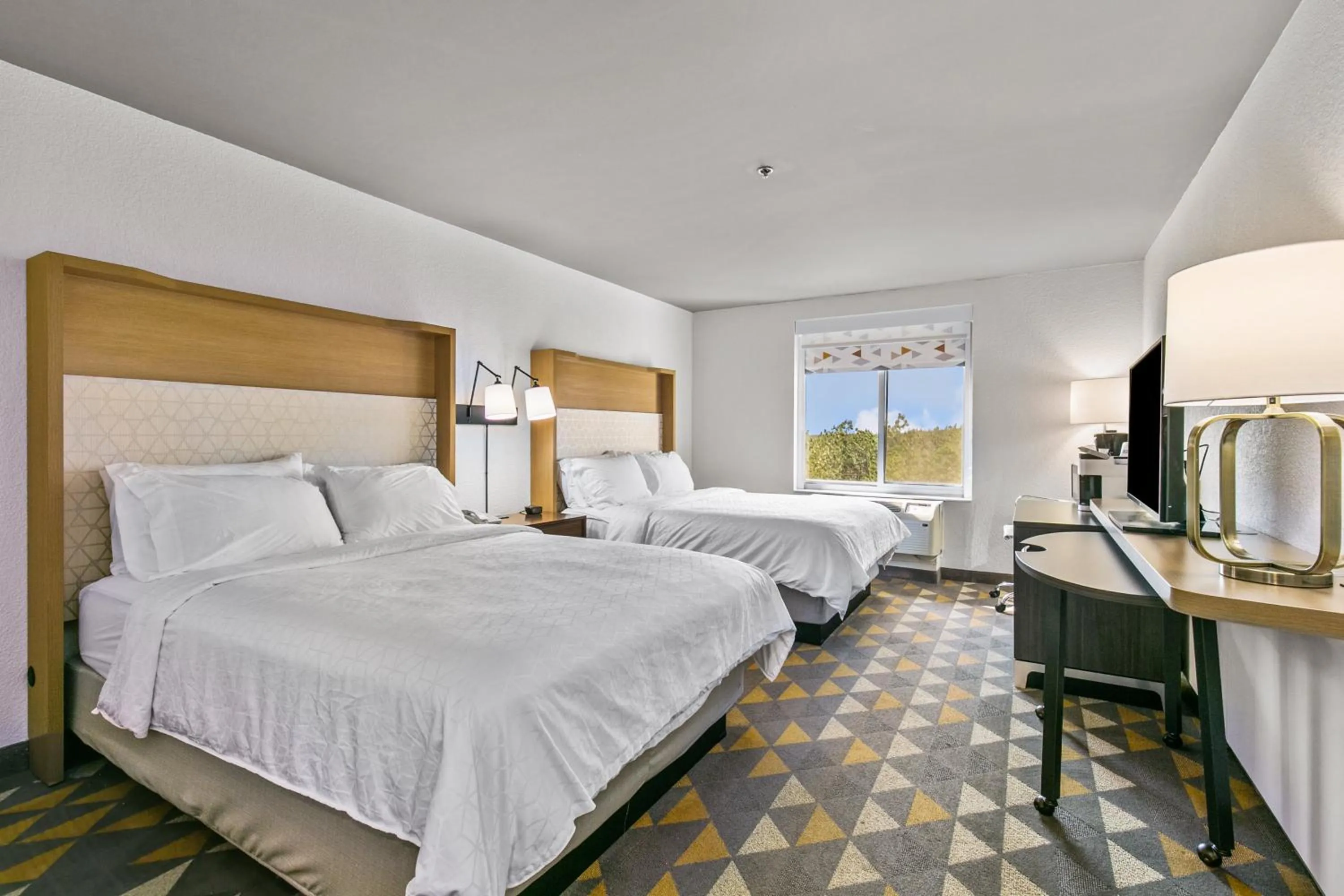 Photo of the whole room, Bed in Holiday Inn Express Hotel & Suites Lucedale by IHG