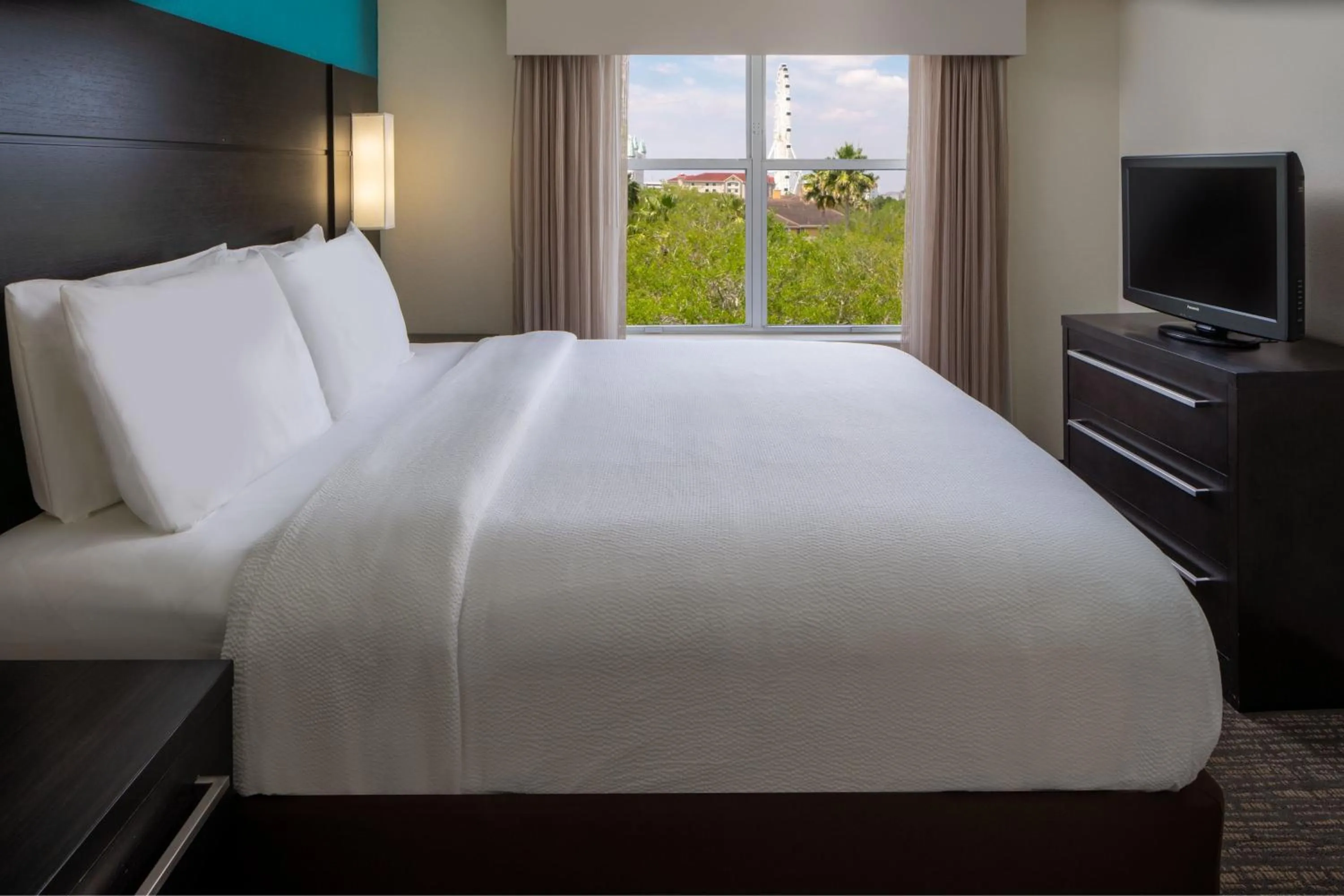 Bedroom, Bed in Residence Inn Orlando Convention Center