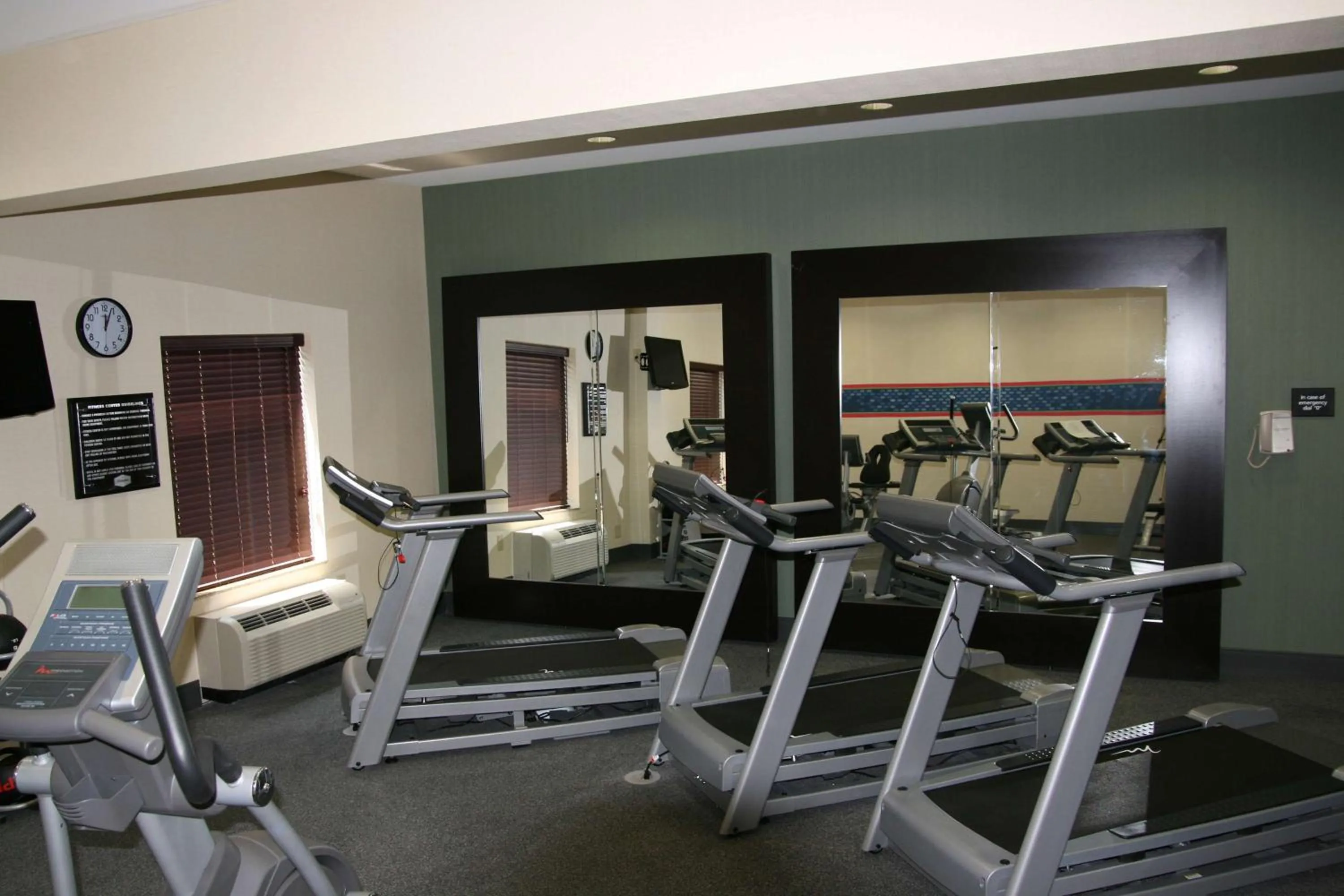 Fitness centre/facilities in Hampton Inn & Suites West Point