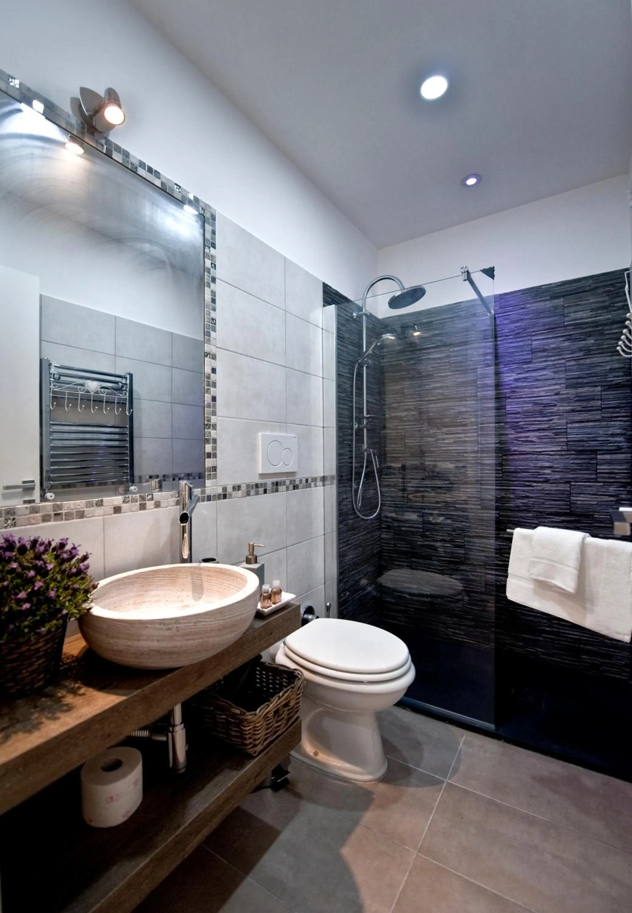 Bathroom in TinkerBell GuestHouse