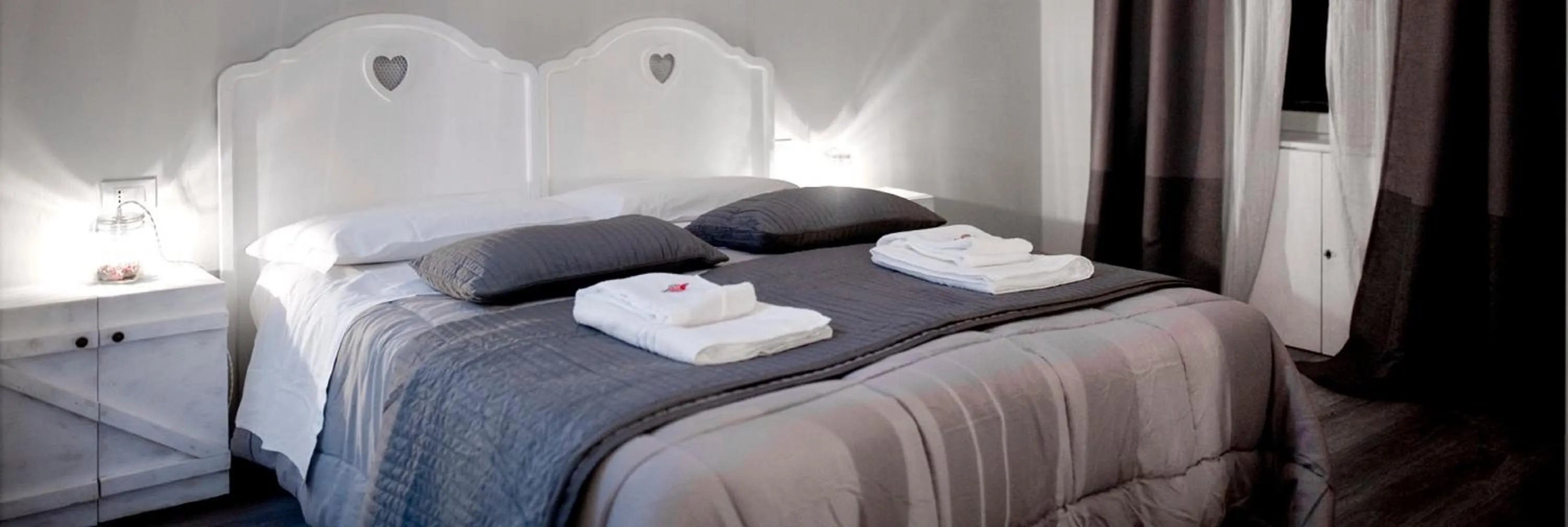 Photo of the whole room, Bed in TinkerBell GuestHouse