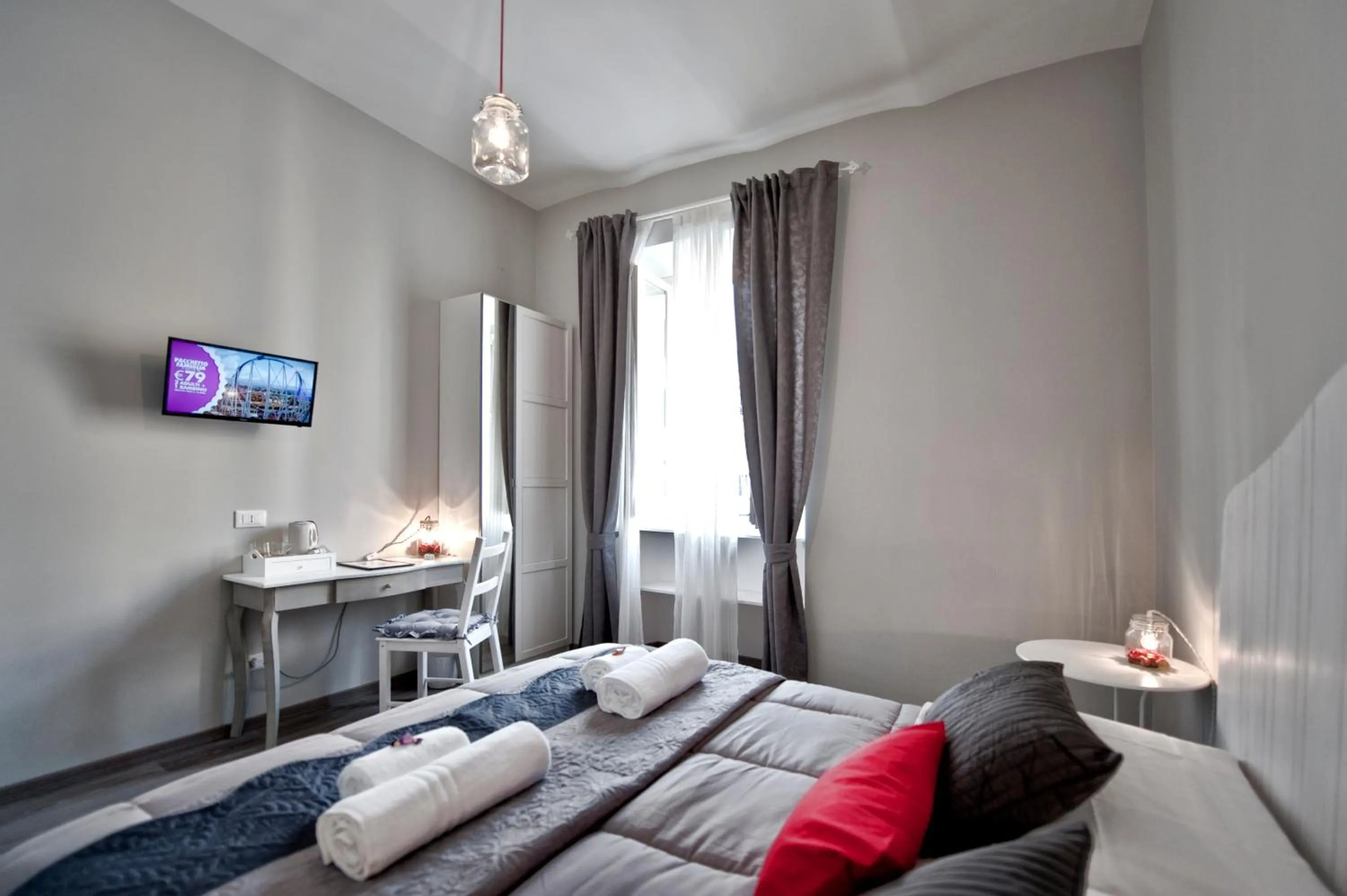 Photo of the whole room, Bed in TinkerBell GuestHouse