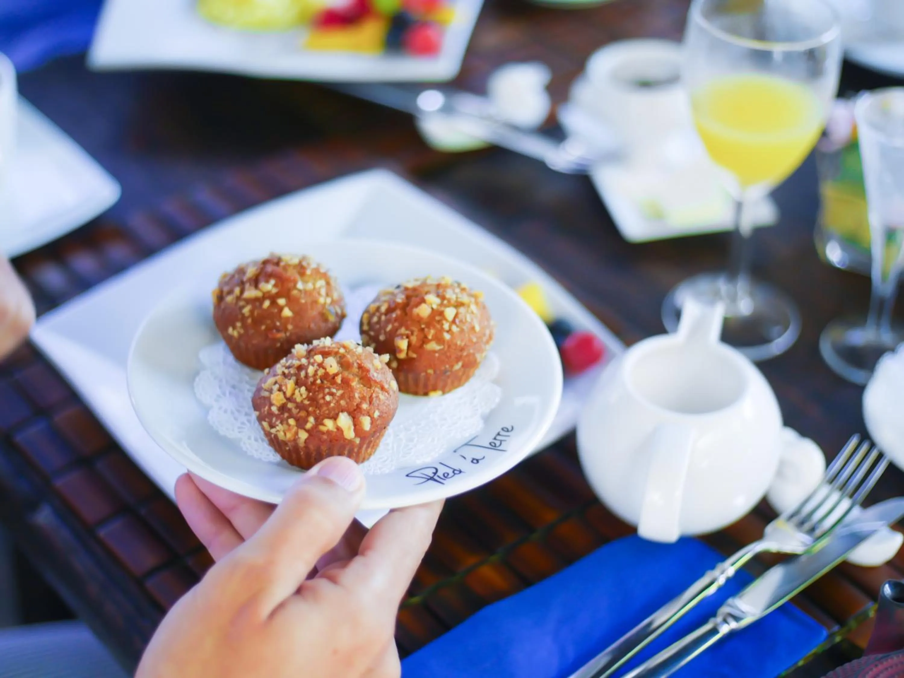 Food and drinks in Cadet Hotel