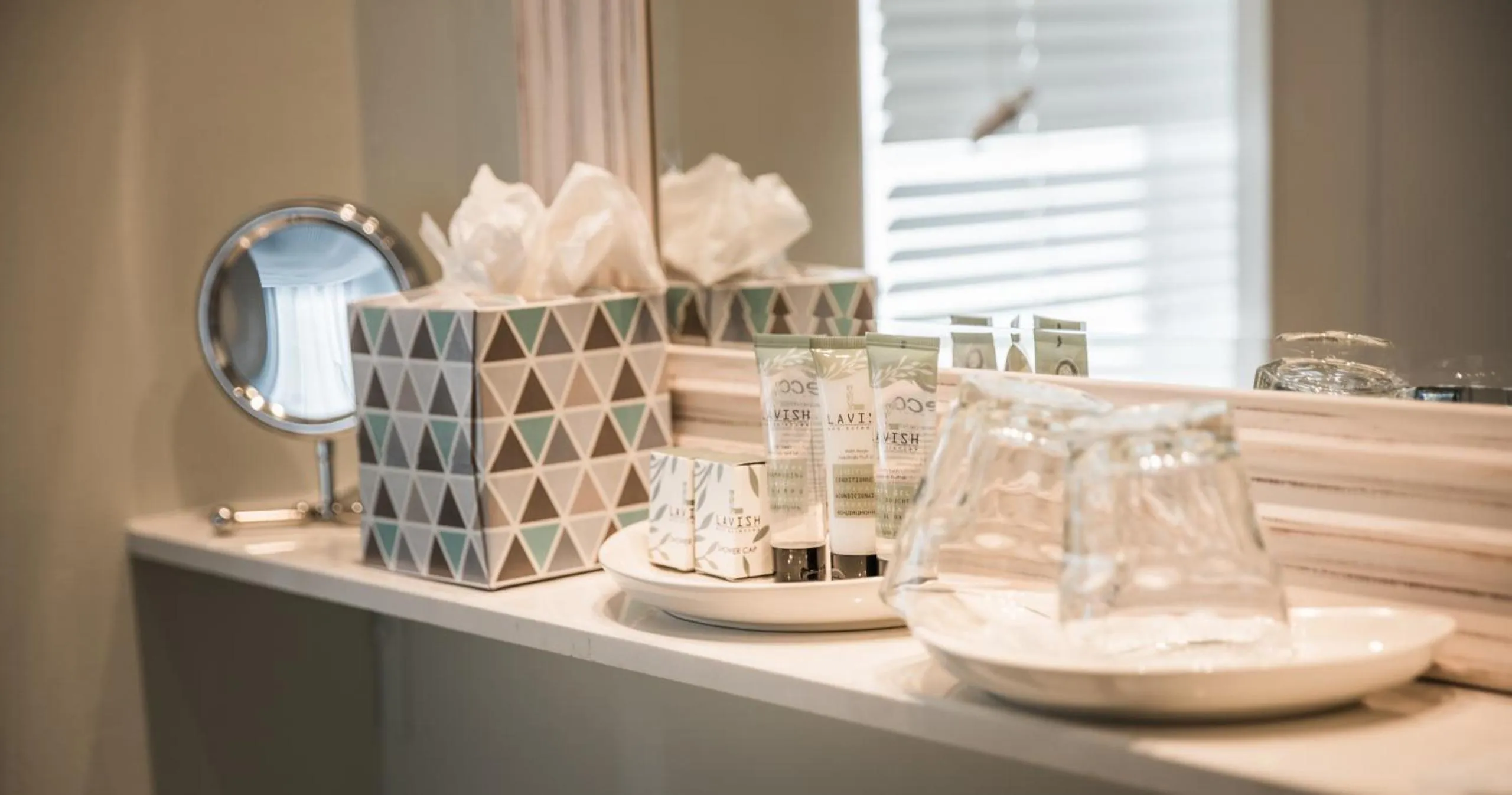 Bathroom in Cadet Hotel
