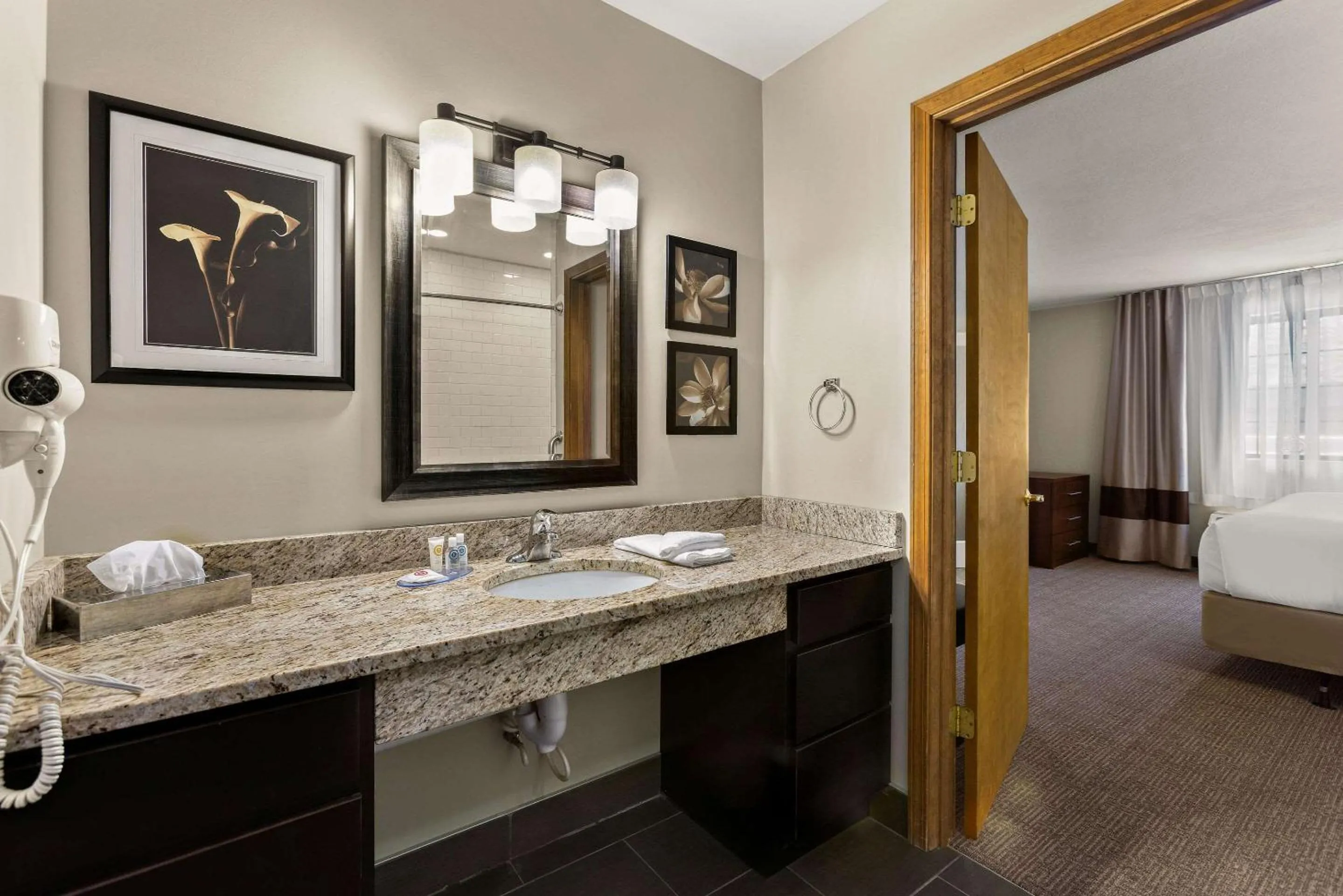 Bedroom in Comfort Inn & Suites Ludington near US-10